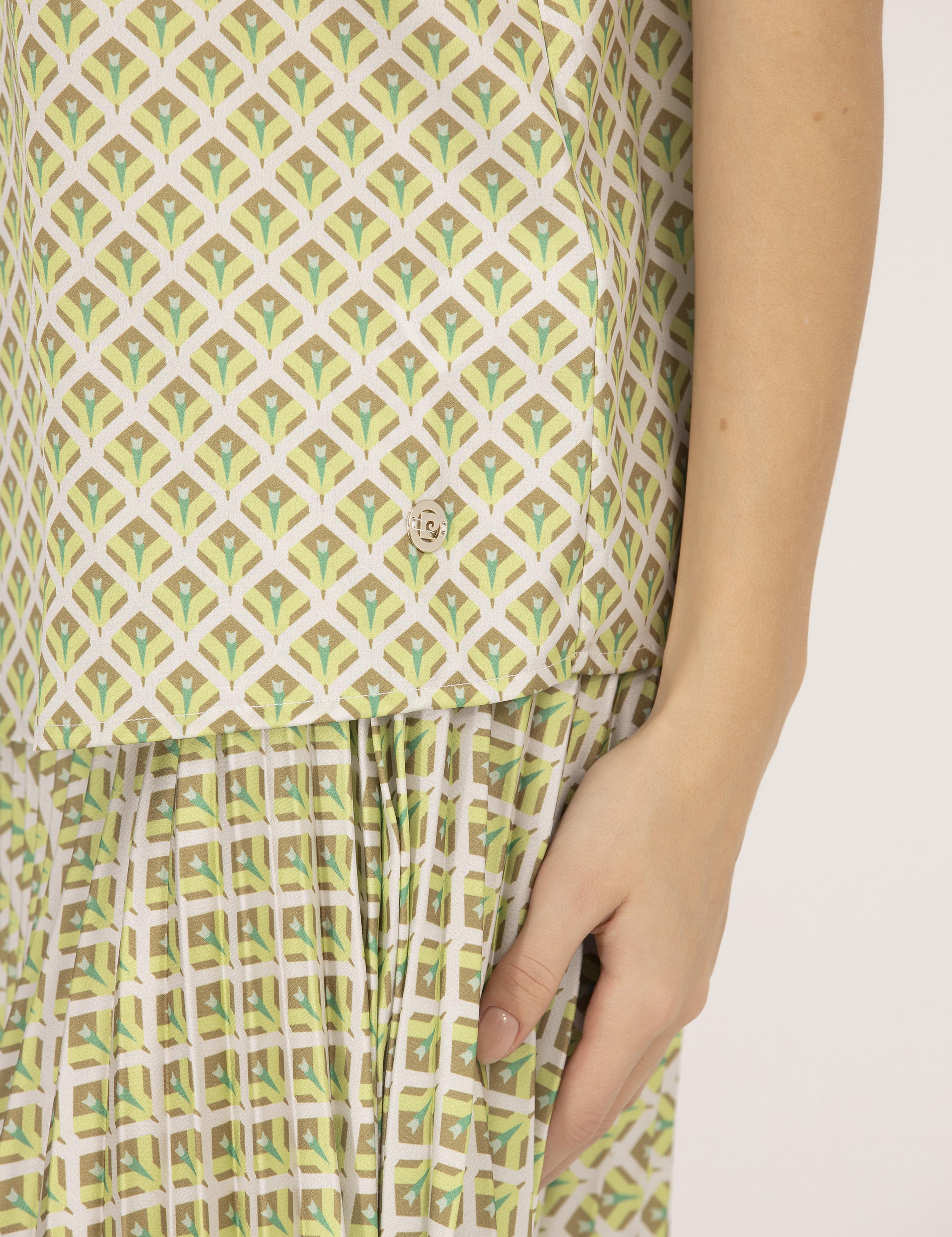 Yeşil Regular Fit Kolsuz Bluz