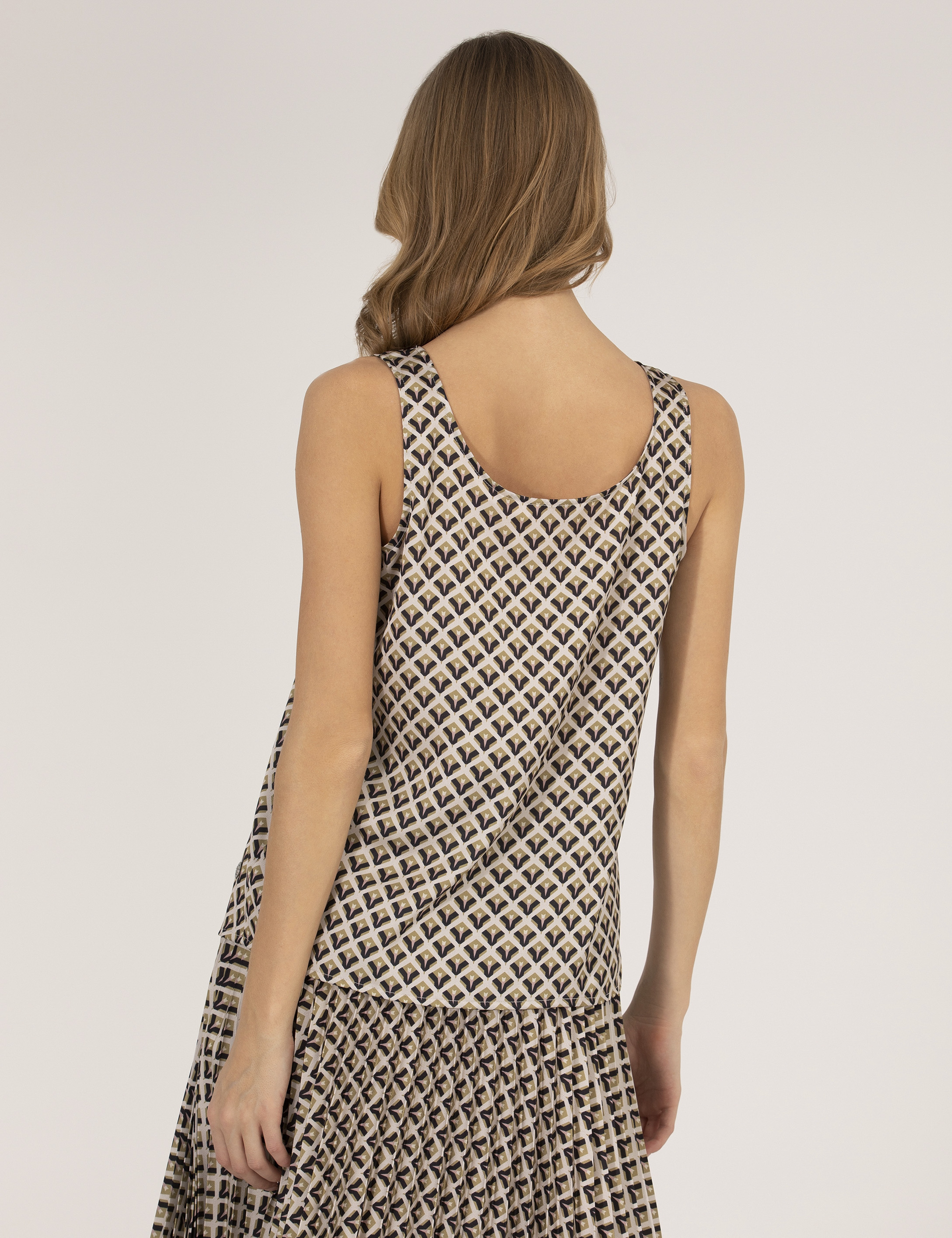 Siyah Regular Fit Kolsuz Bluz - Image 5
