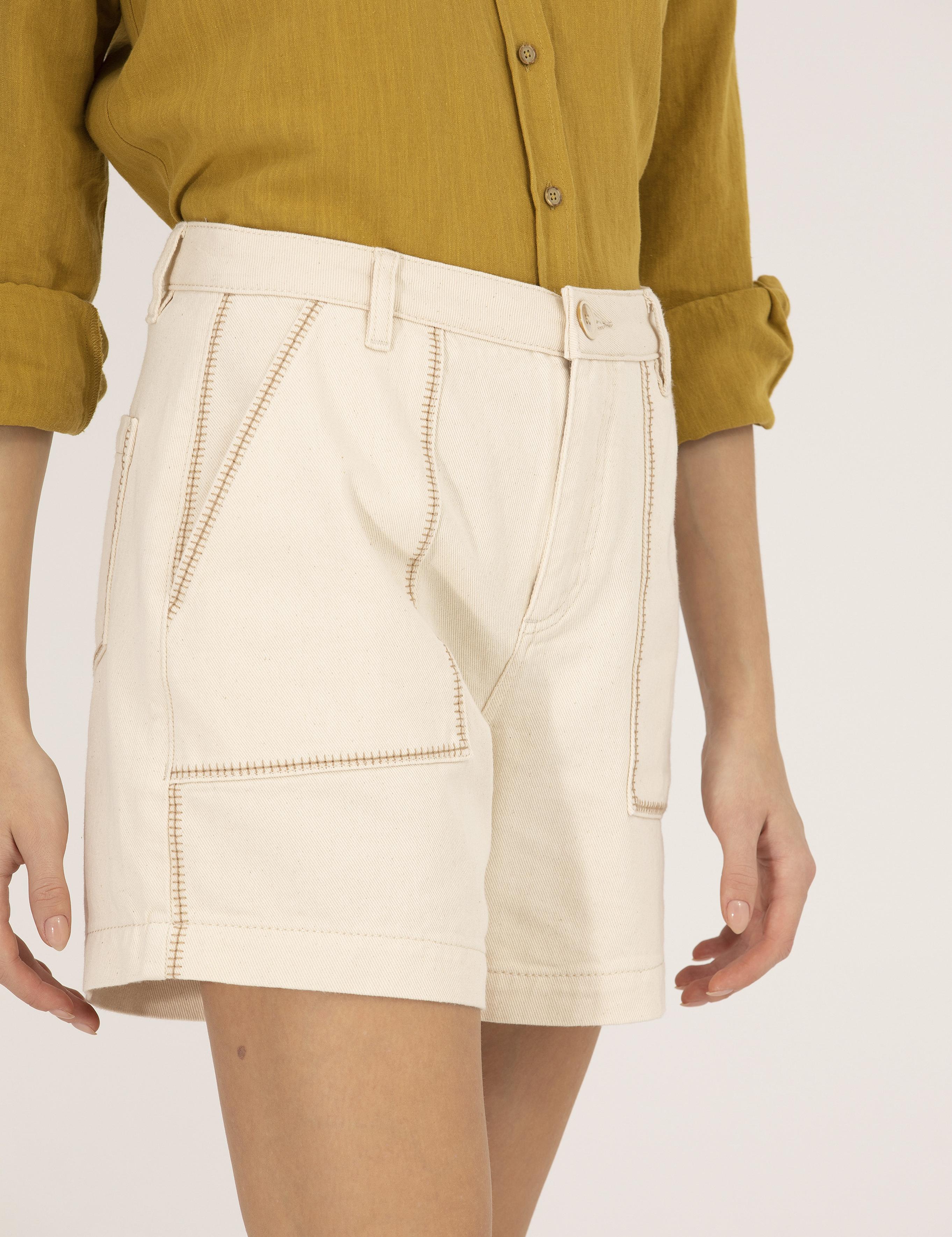 Krem Rahat Kesim Jean Şort