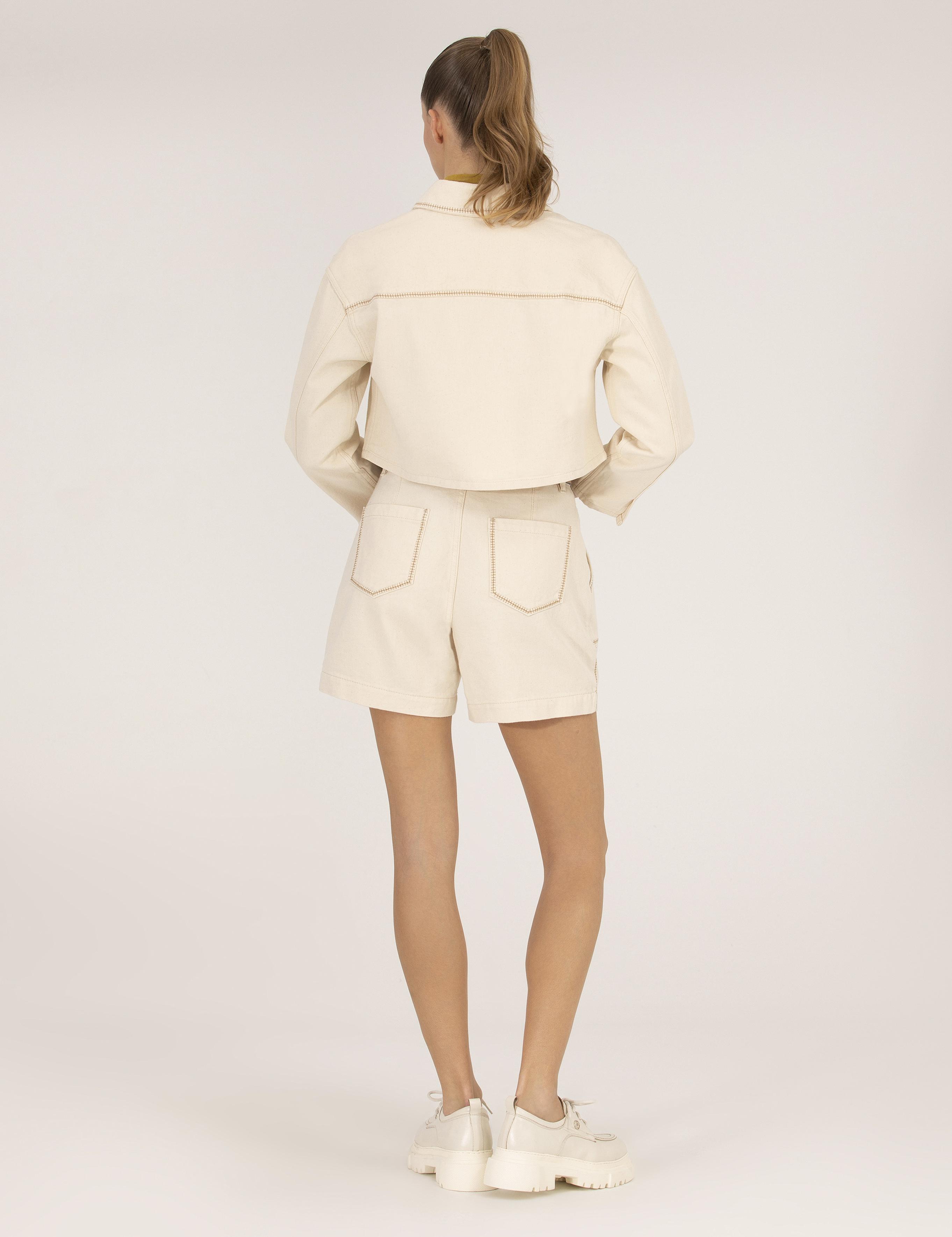 Krem Rahat Kesim Jean Şort