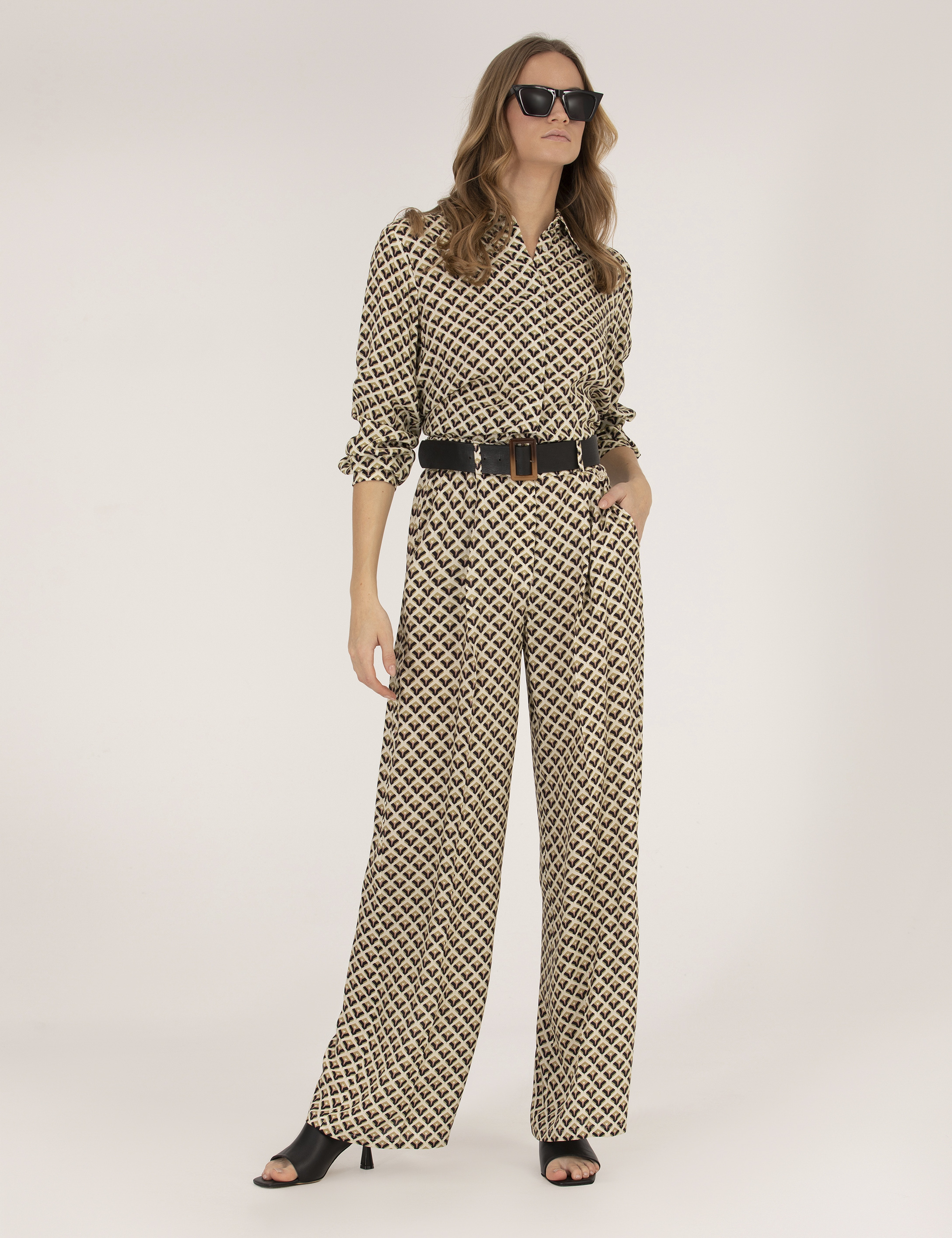 Siyah Yüksek Bel Loose Fit Pantolon - Image 3