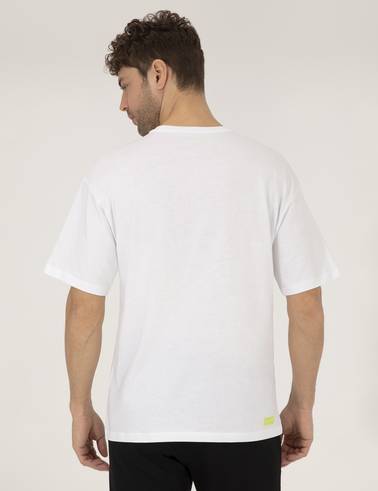 Beyaz Comfort Fit Baskılı Bisiklet Yaka Tişört