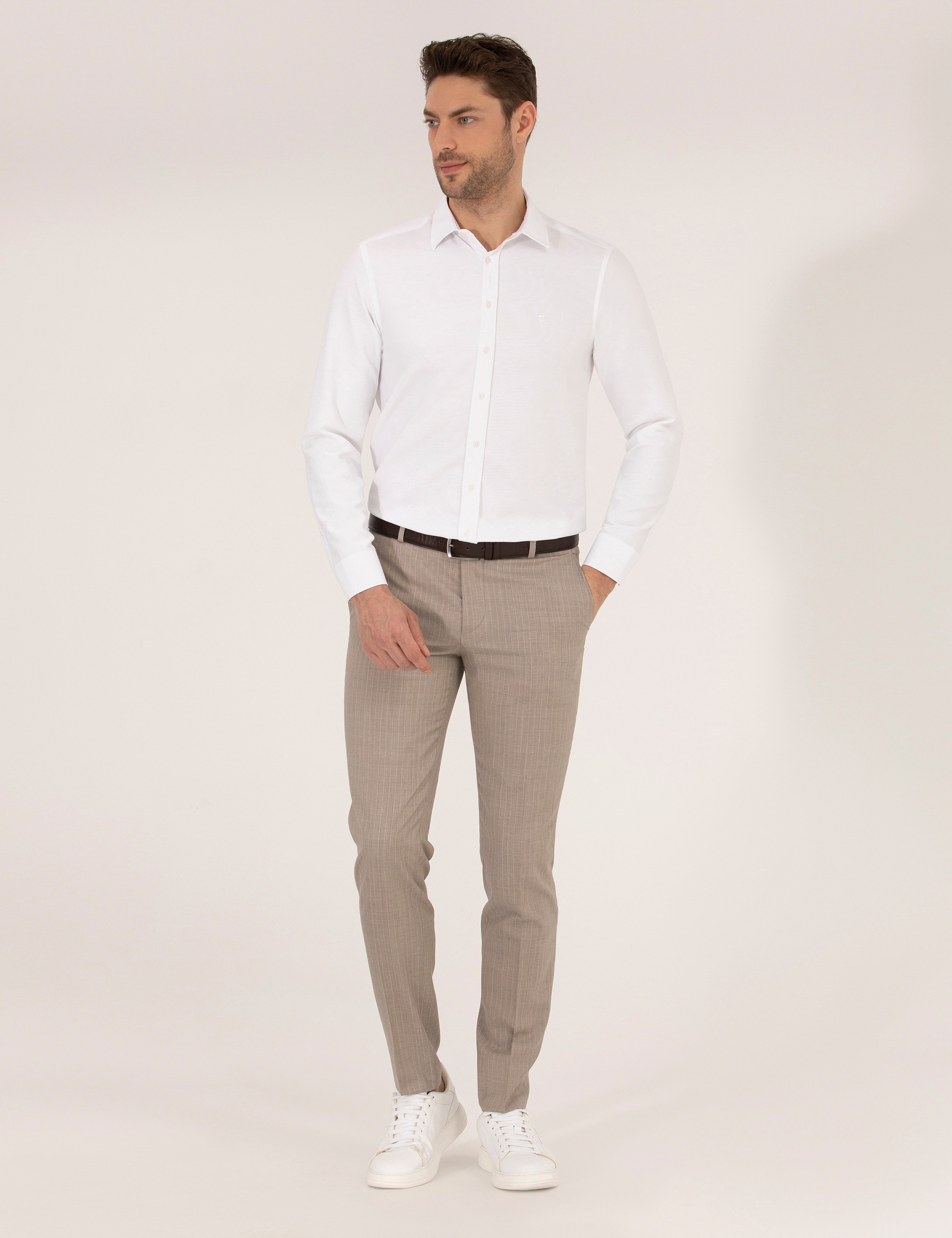 Beyaz Slim Fit Oxford Gömlek