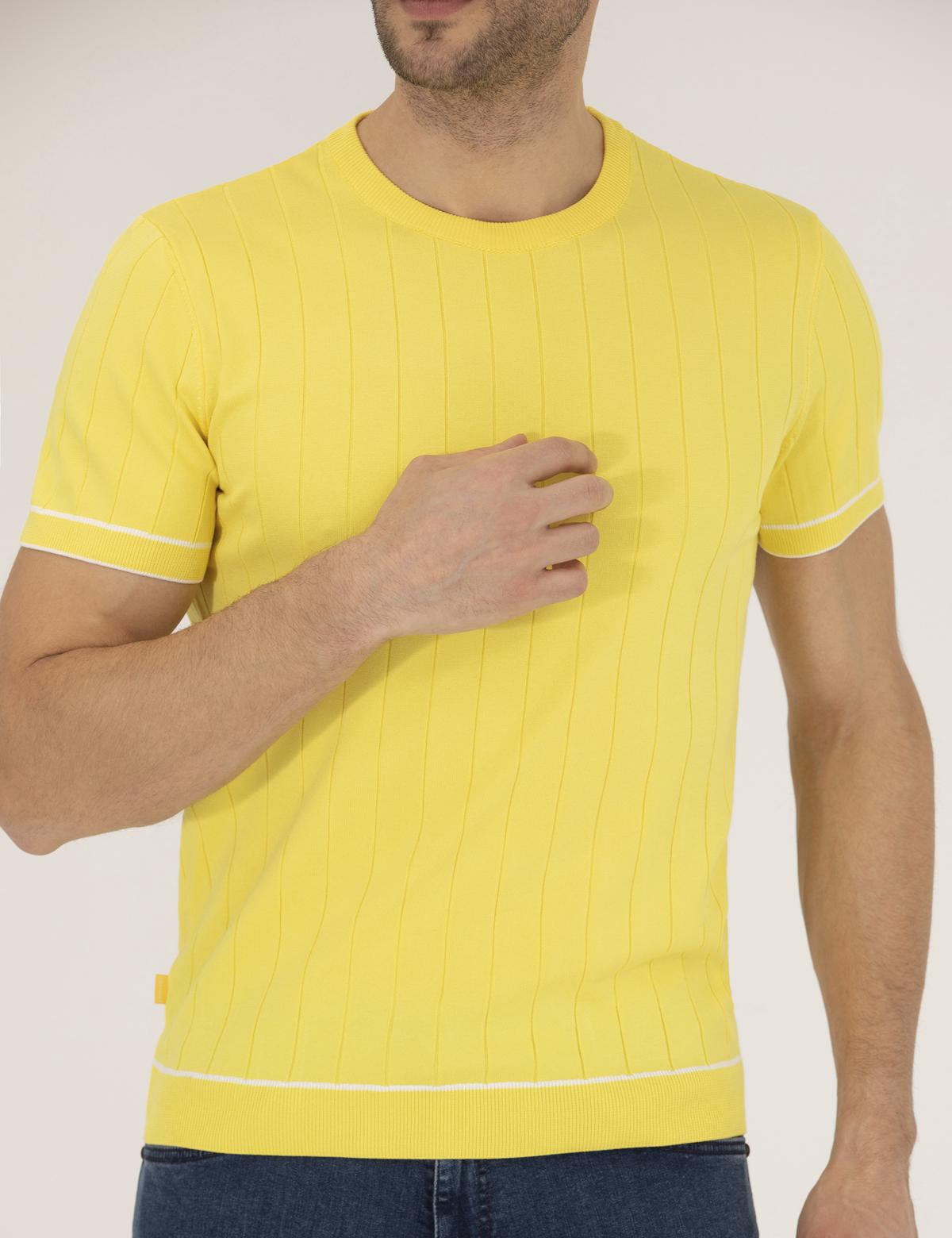 Açık Sarı Slim Fit Bisiklet Yaka Triko Tişört - 50268875008