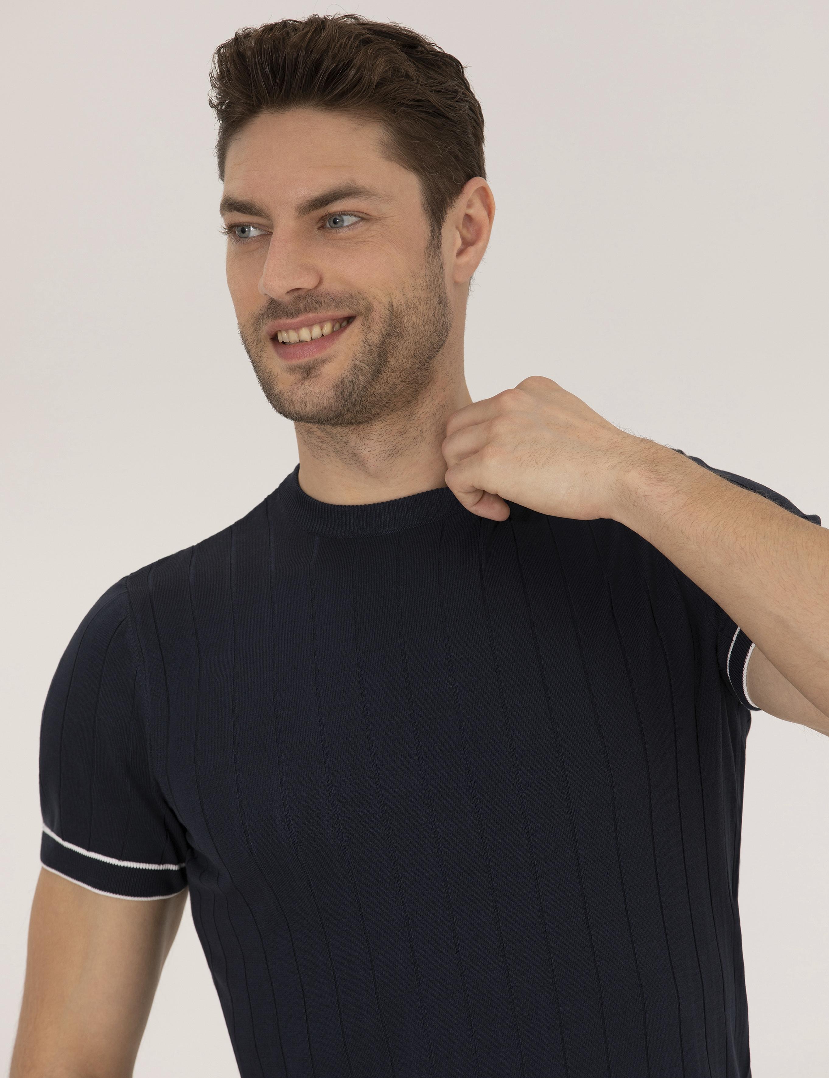 Koyu Lacivert Slim Fit Bisiklet Yaka Triko Tişört