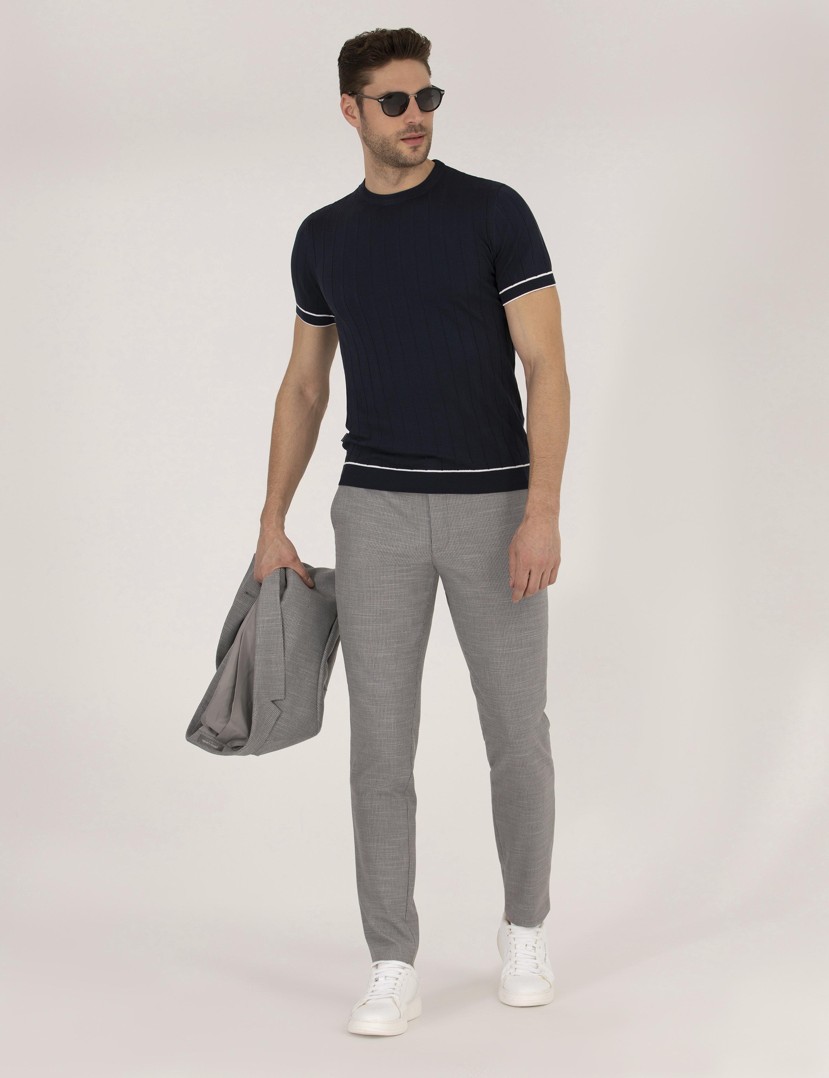 Koyu Lacivert Slim Fit Bisiklet Yaka Triko Tişört