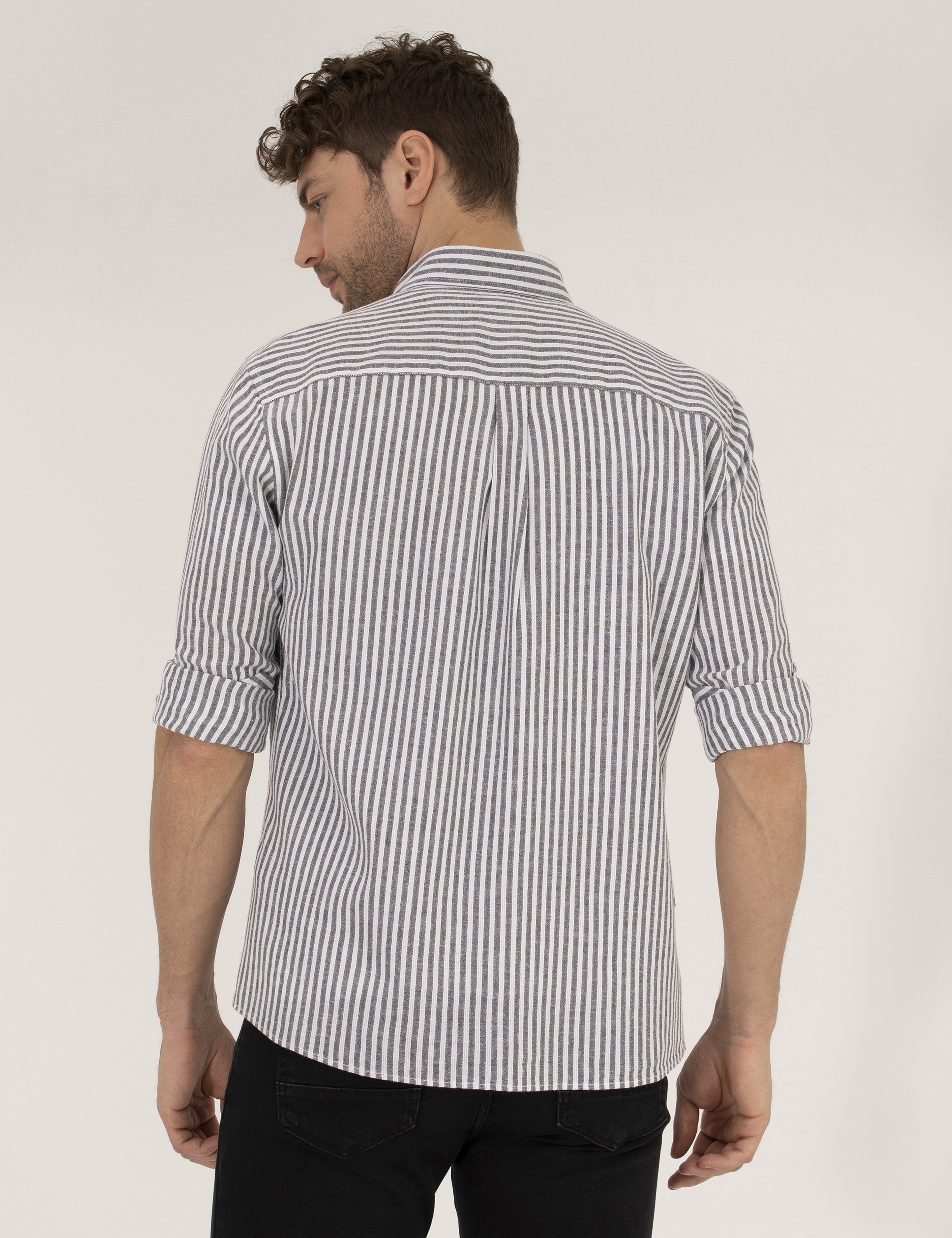 Siyah Regular Fit Uzun Kollu Gömlek - Image 5