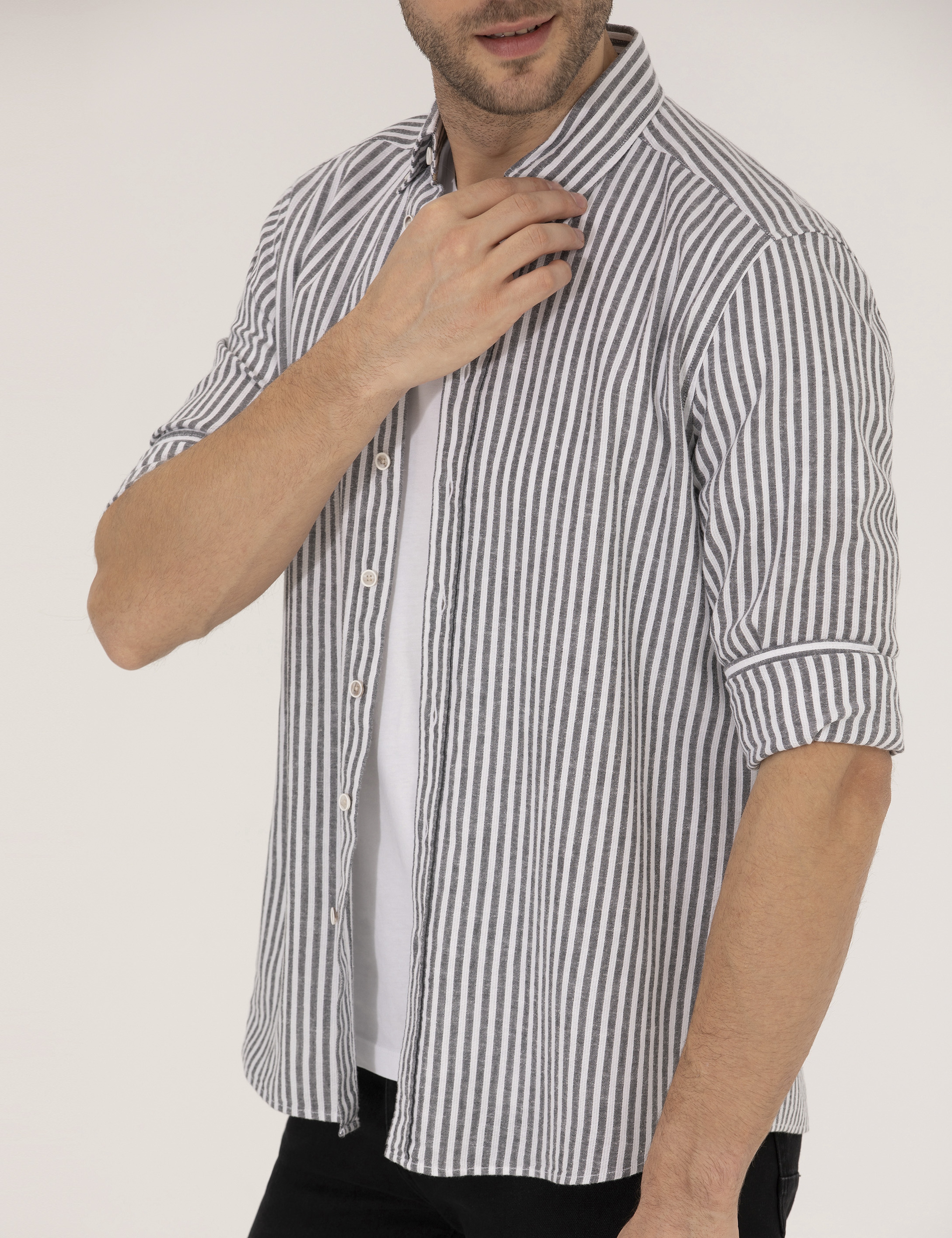 Siyah Regular Fit Uzun Kollu Gömlek - Image 6