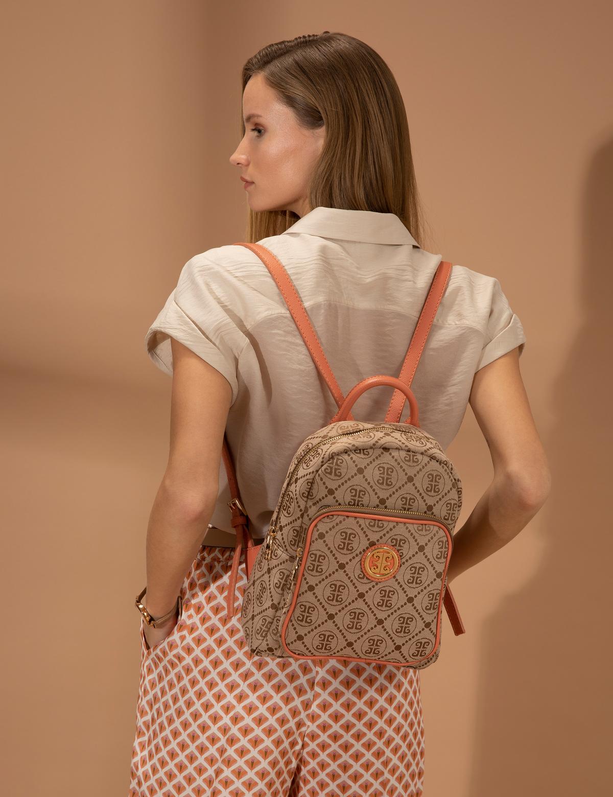 Turuncu Sırt Çantası