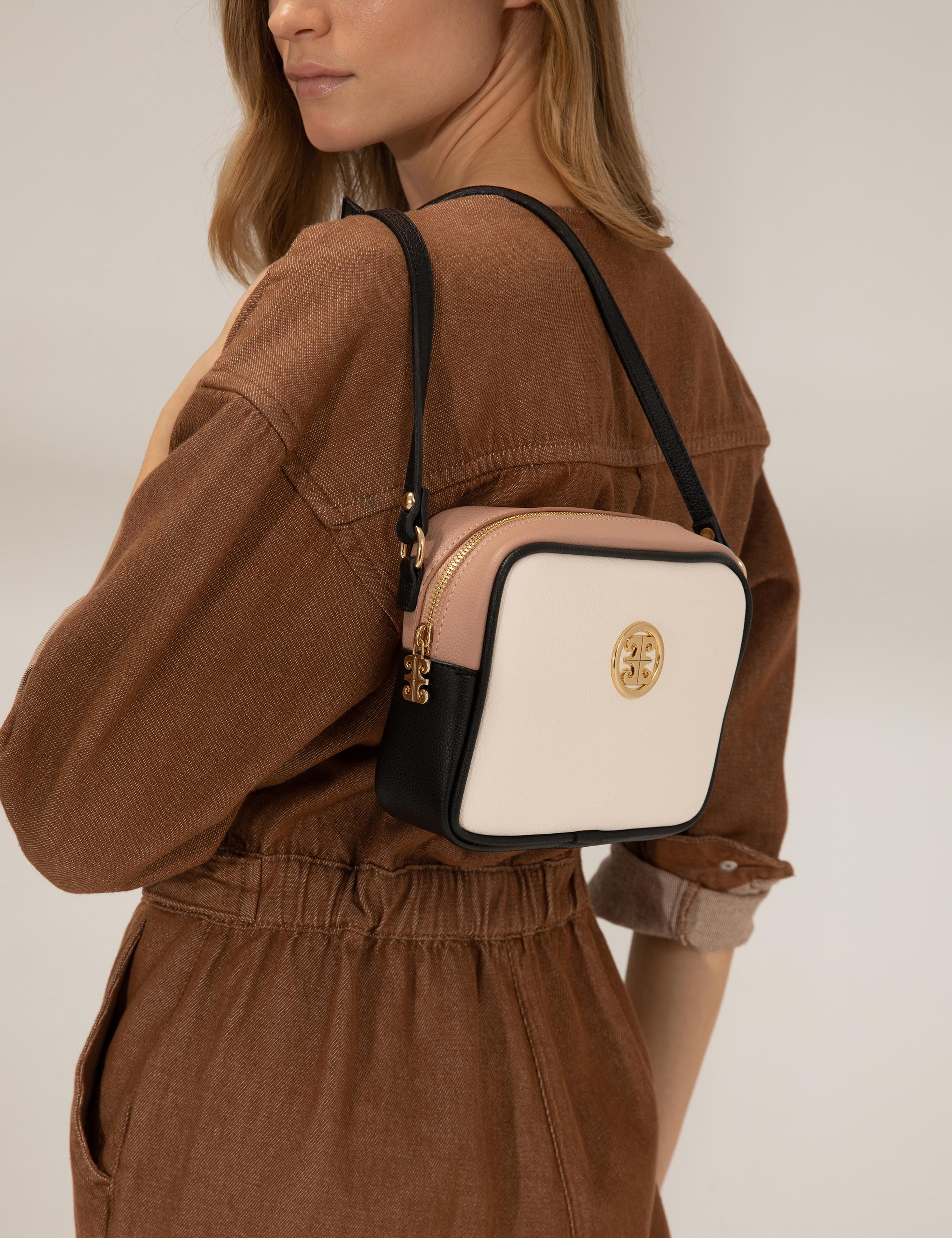 Siyah Çapraz Çanta