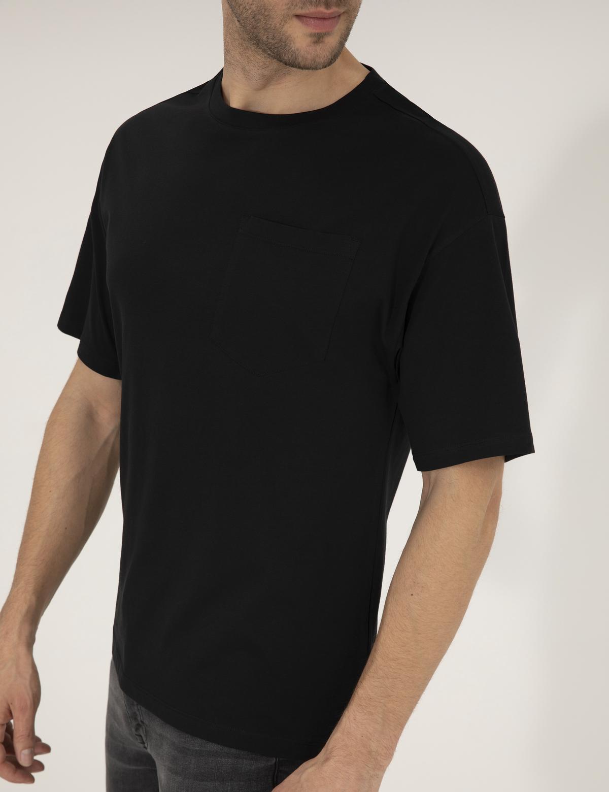 Siyah Regular Fit Düz Cepli Bisiklet Yaka Tişört - 50270489017