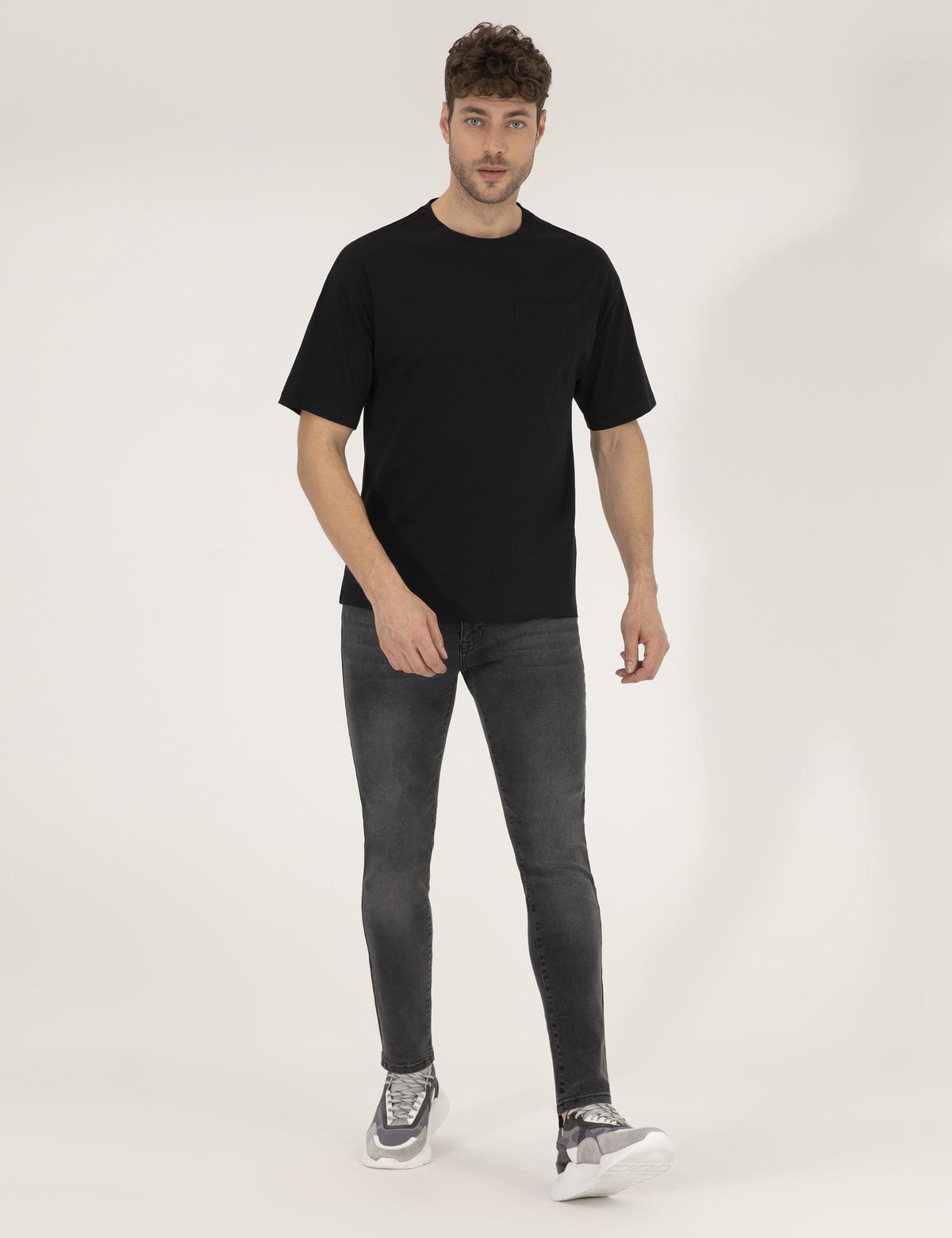 Siyah Regular Fit Düz Cepli Bisiklet Yaka Tişört - 50270489017