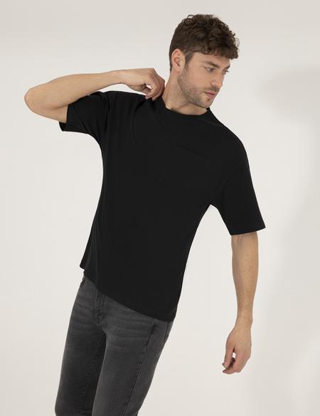 Siyah Regular Fit Düz Cepli Bisiklet Yaka Tişört - 50270489017