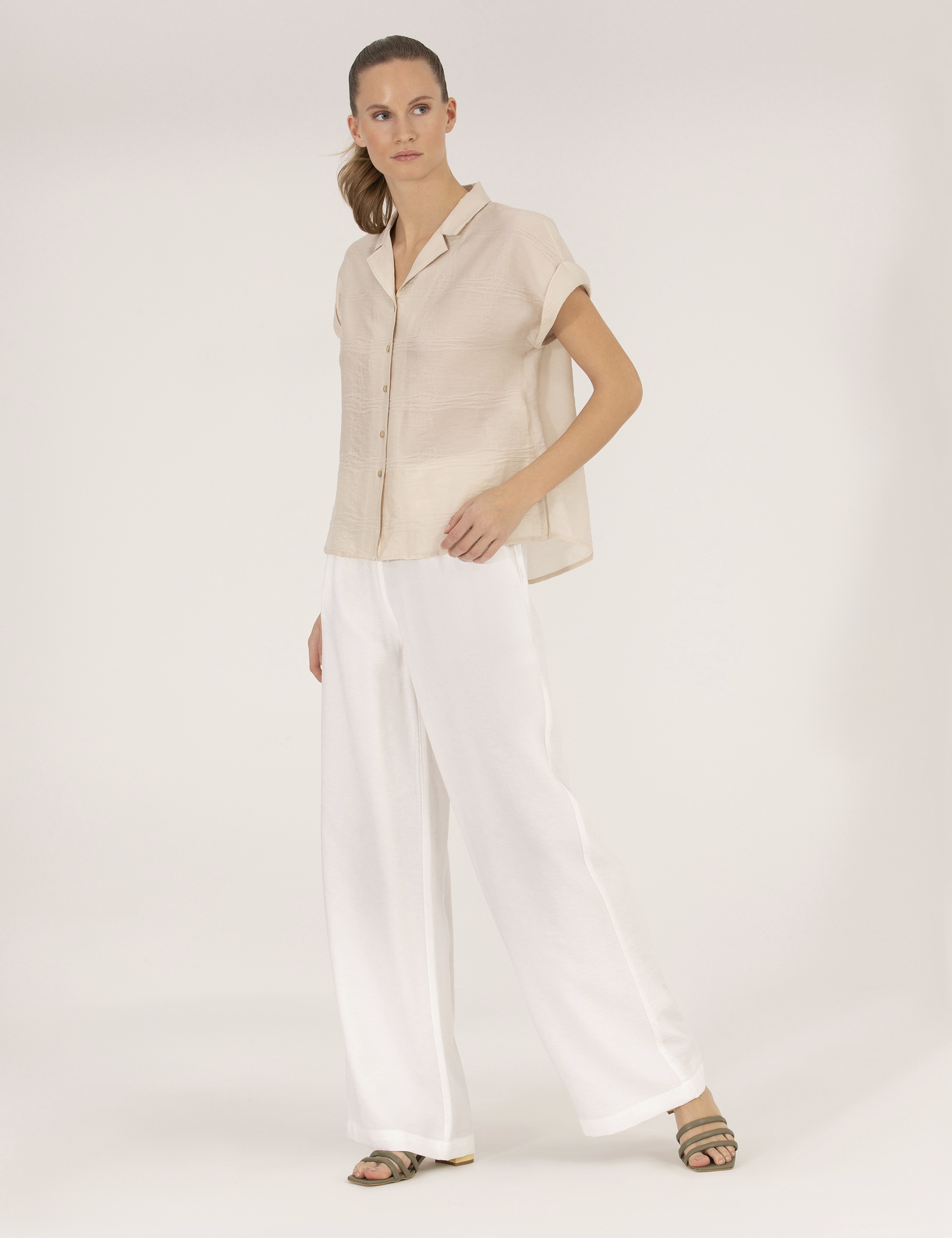 Bej Comfort Fit Kısa Kollu Gömlek