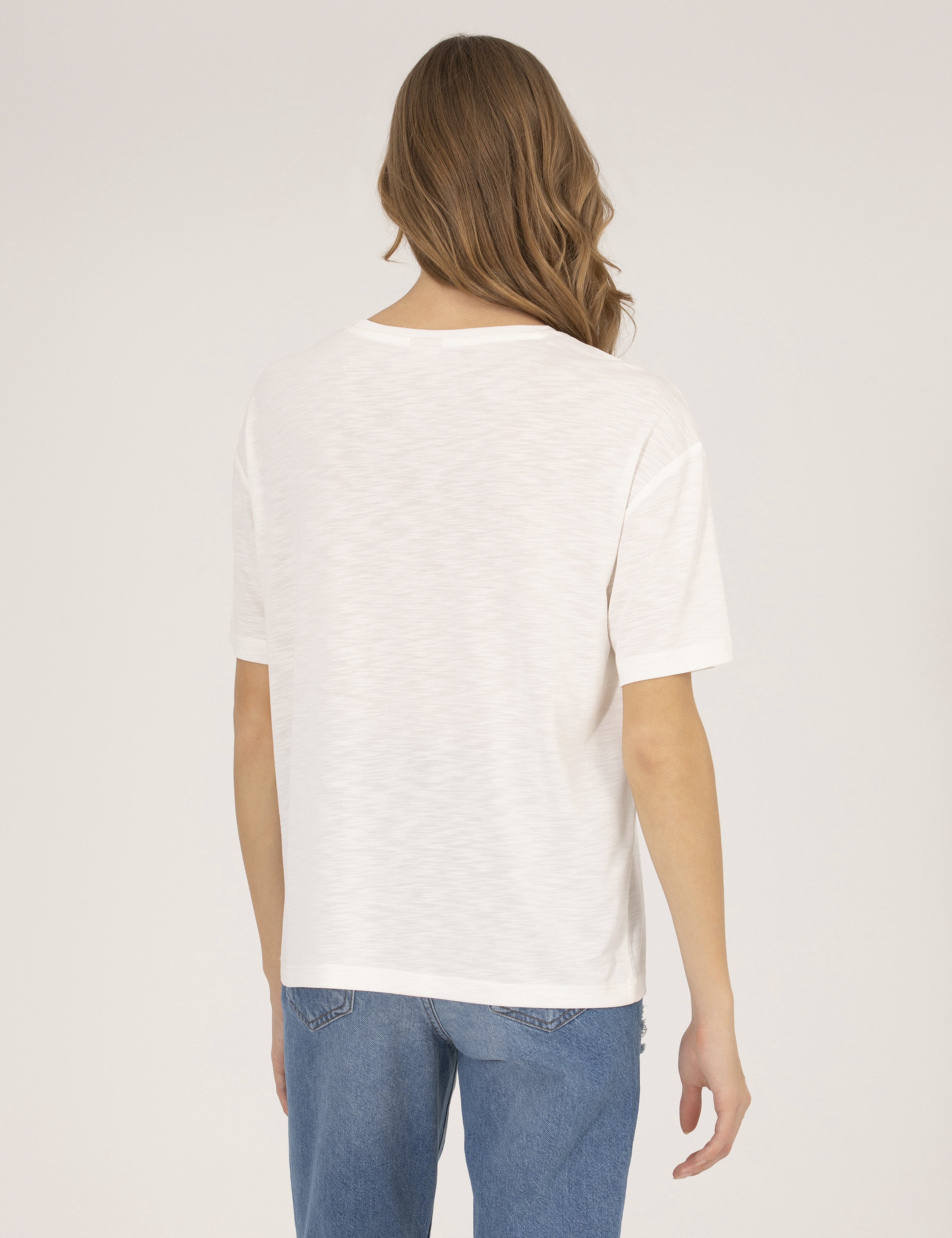 Beyaz Comfort Fit Tişört - Image 5