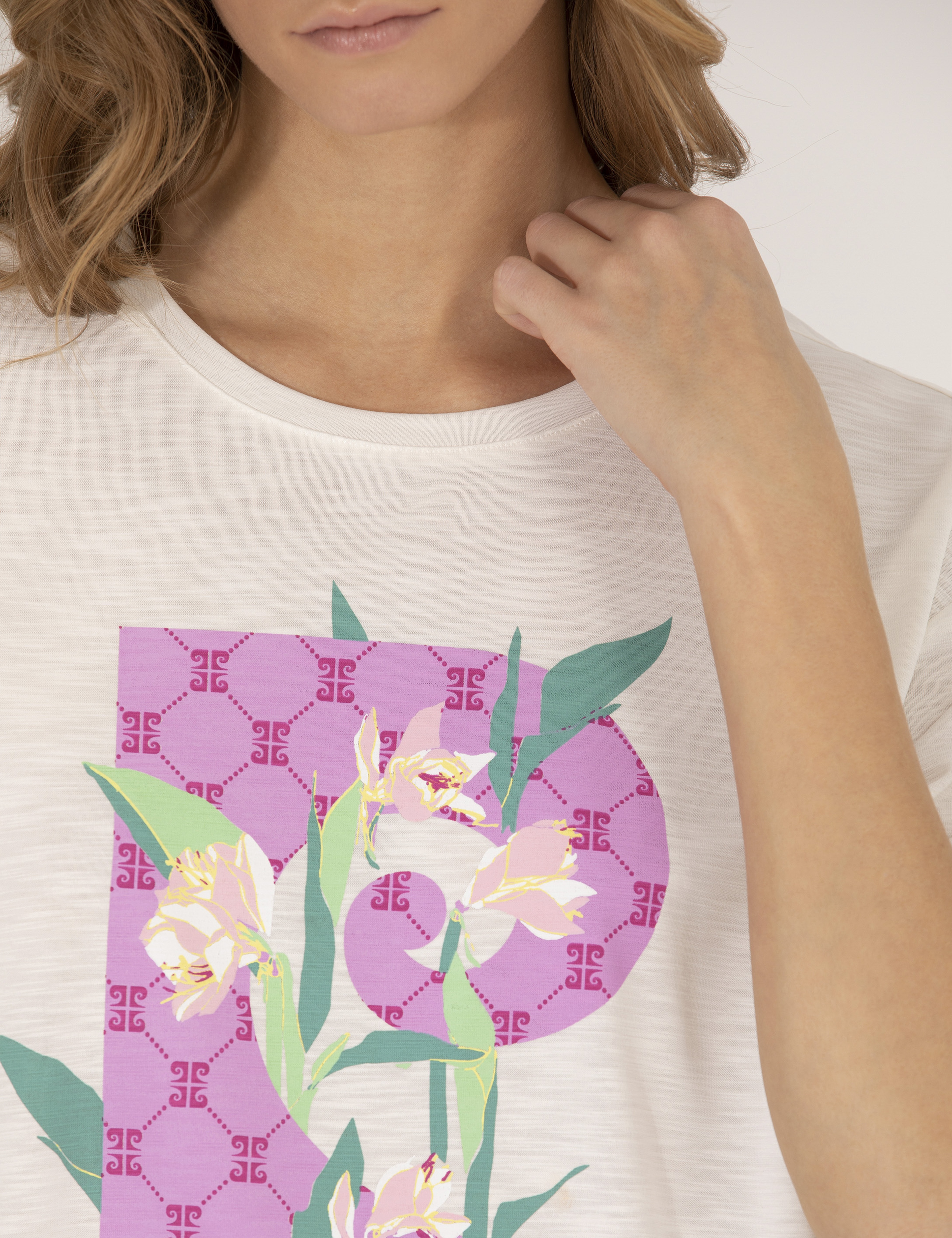 Beyaz Comfort Fit Tişört