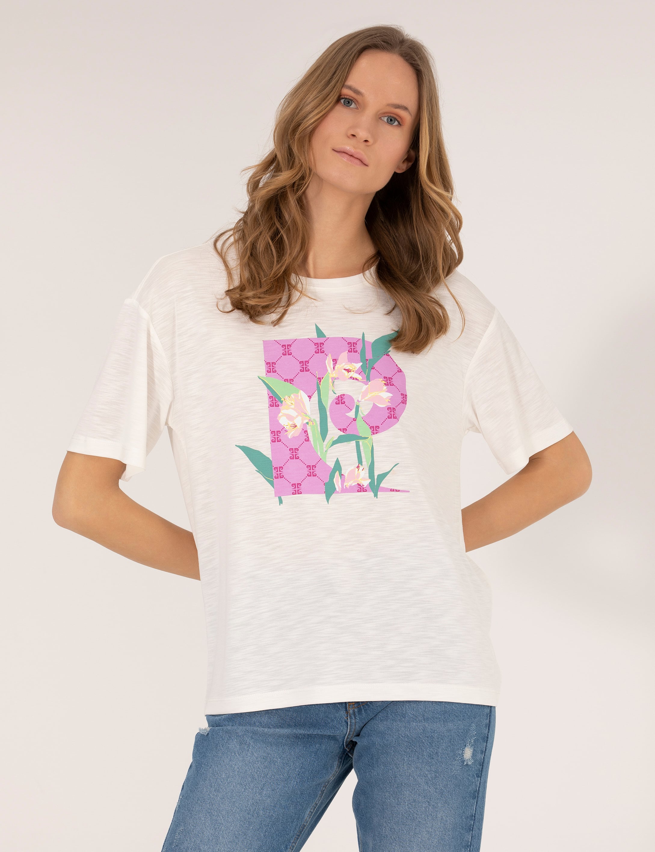 Beyaz Comfort Fit Tişört