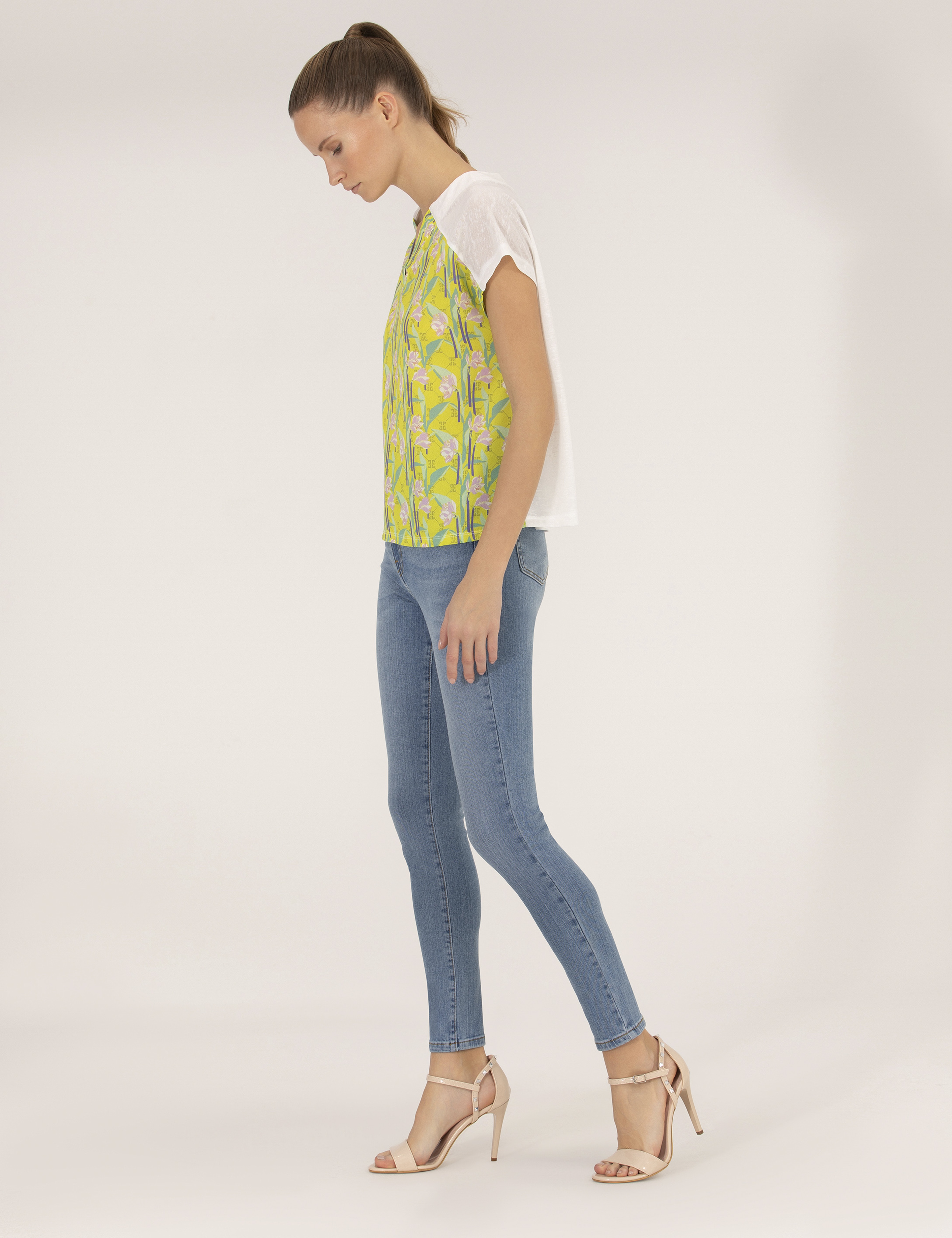 Beyaz Comfort Fit Tişört - Image 4