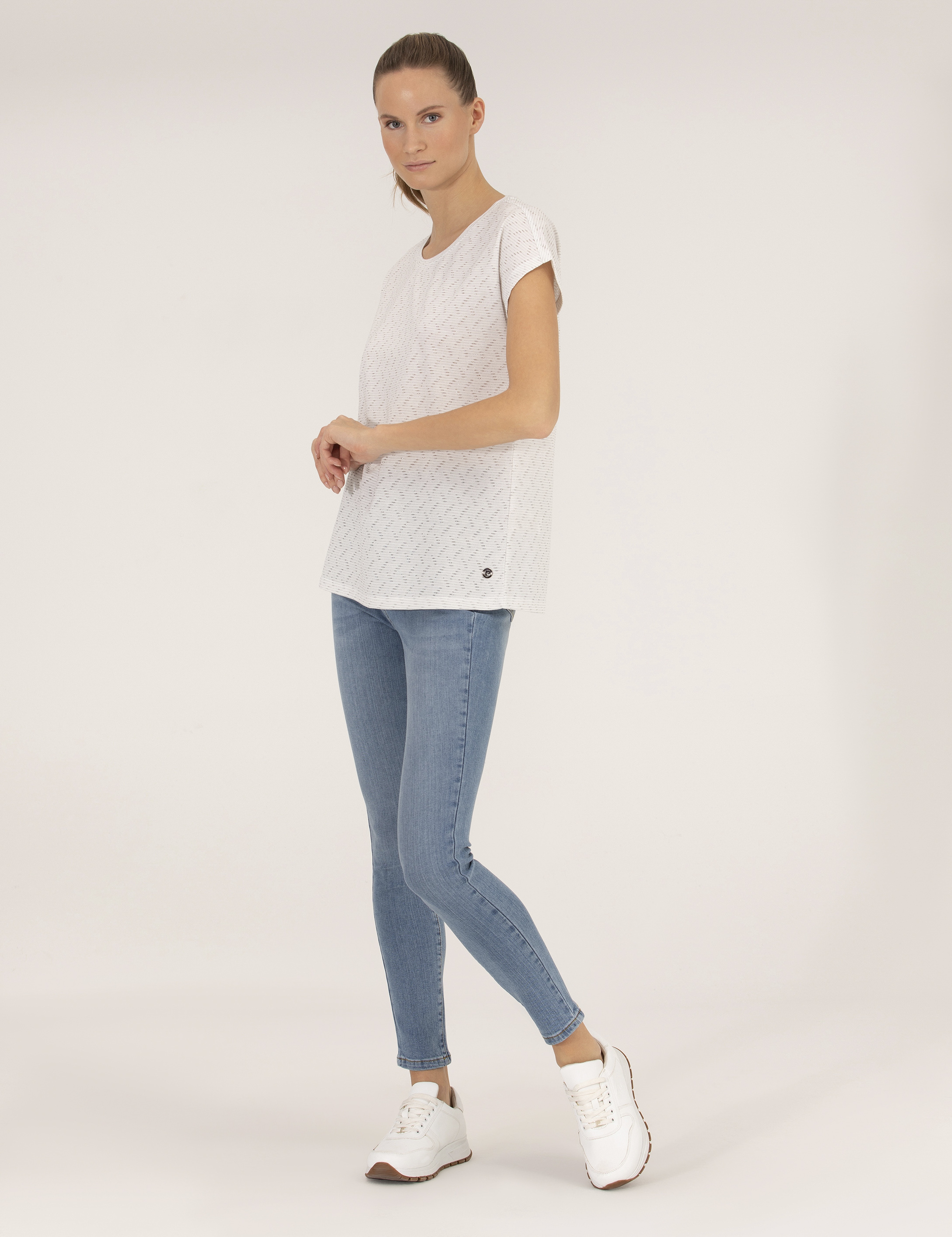 Ekru Comfort Fit Tişört - Image 4
