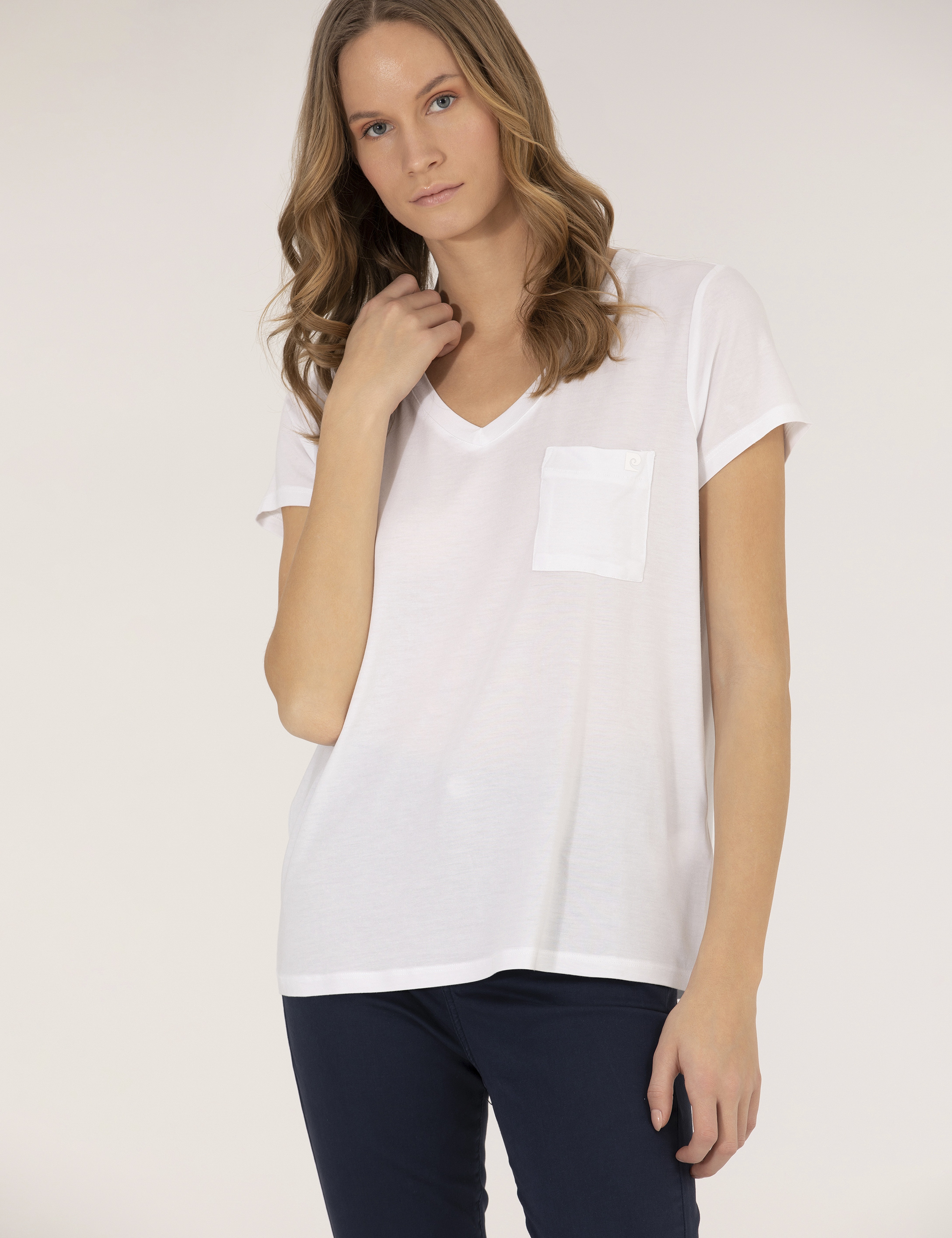 Beyaz Comfort Fit V Yaka Basic Tişört