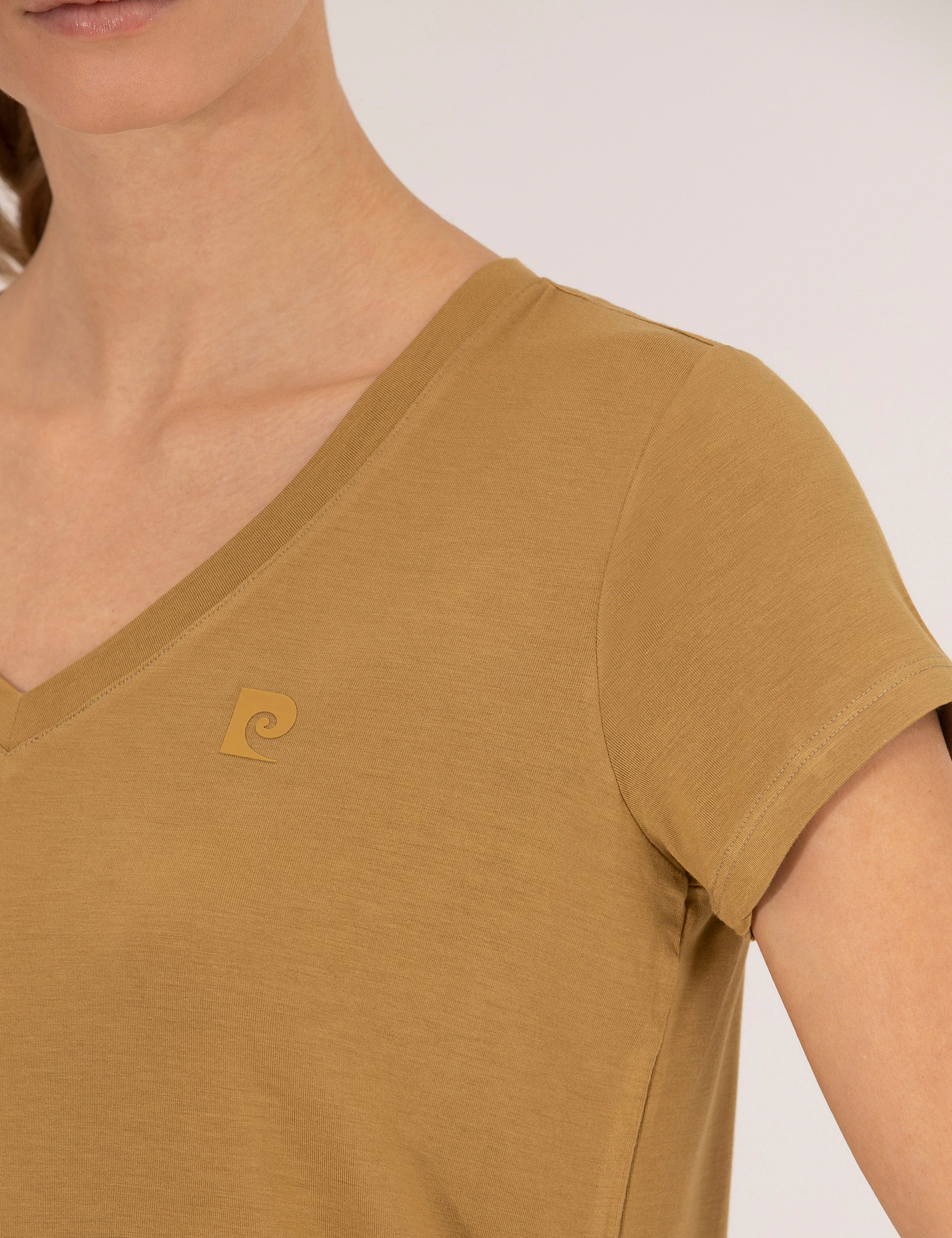 Yeşil Comfort Fit V Yaka Basic Tişört - Image 7