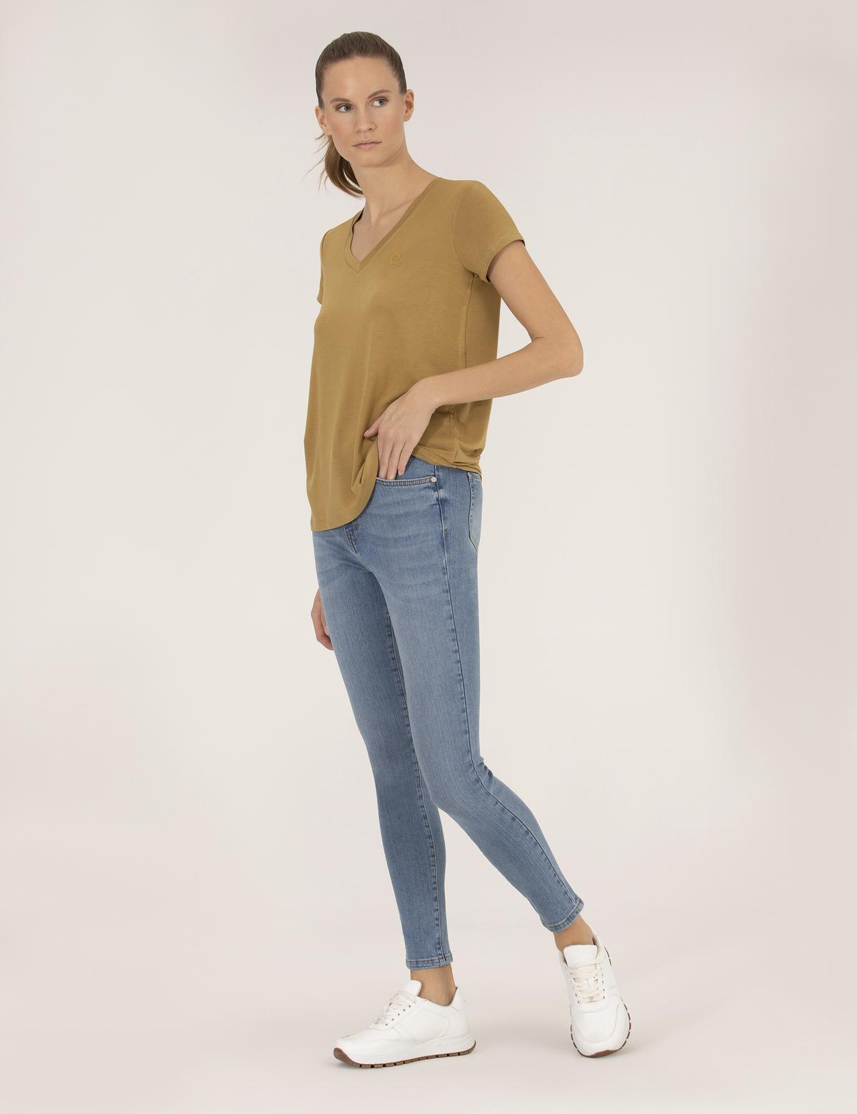 Yeşil Comfort Fit V Yaka Basic Tişört - 50272385025