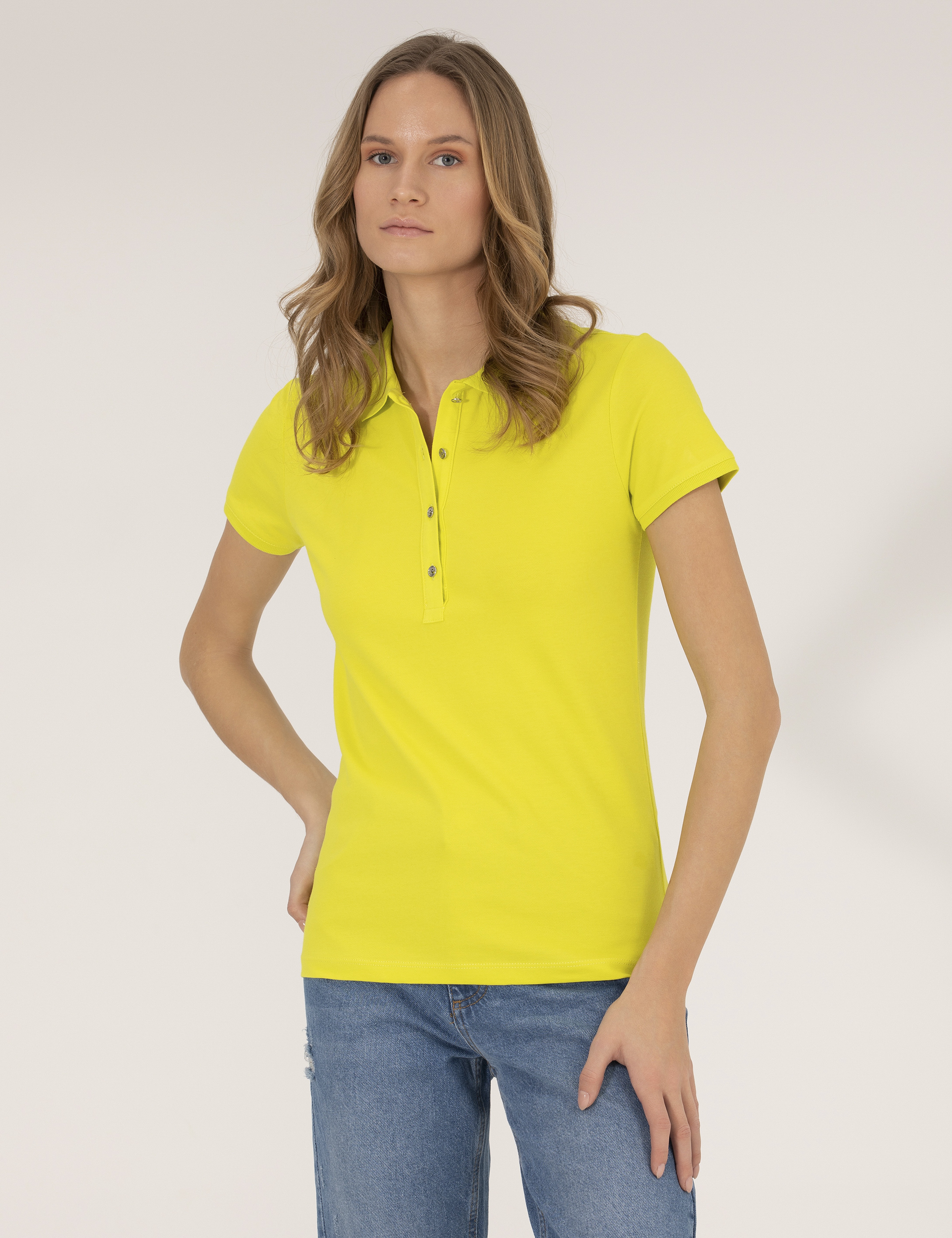 Sarı Polo Yaka Slim Fit Tişört - Image 1