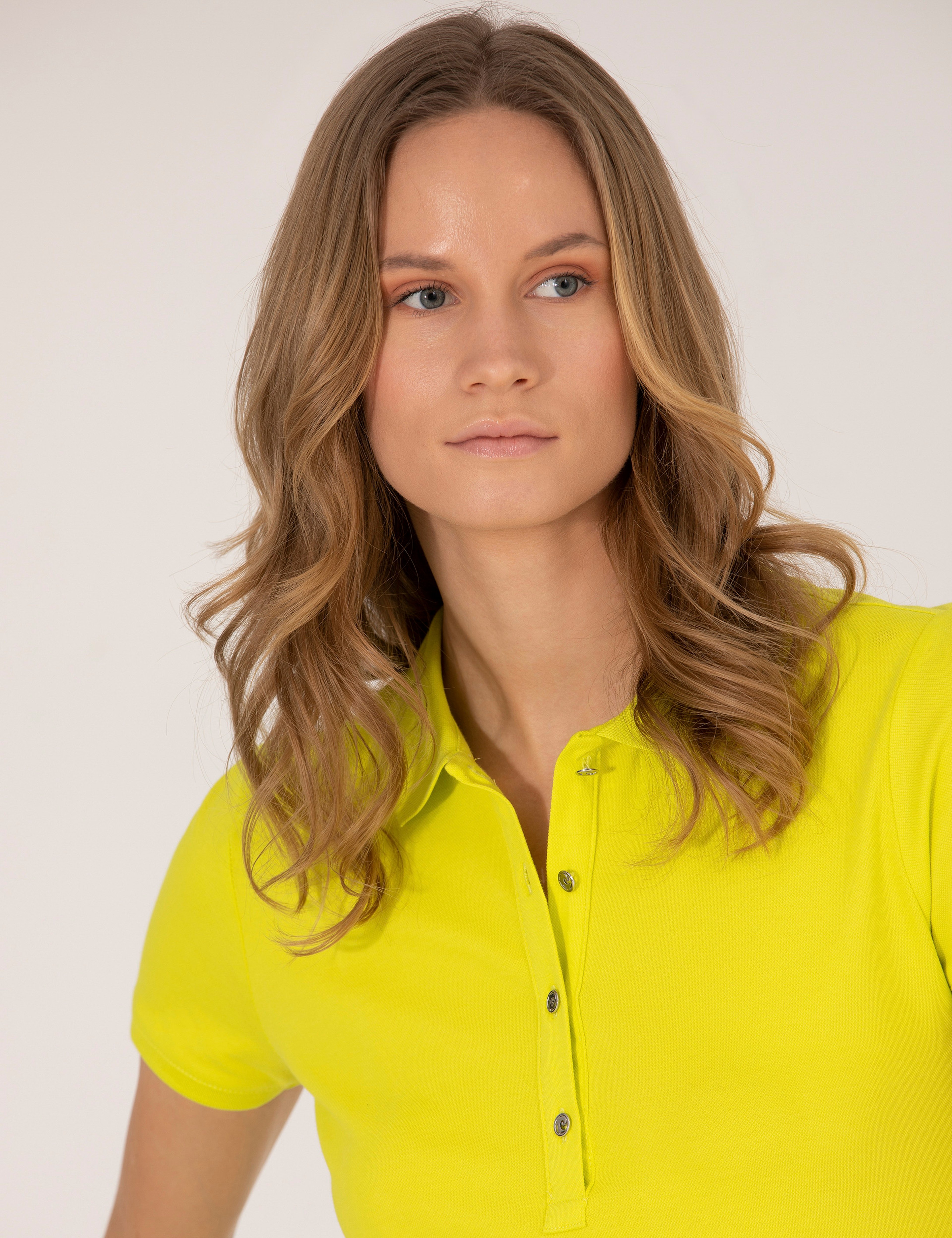 Sarı Polo Yaka Slim Fit Tişört - Image 3