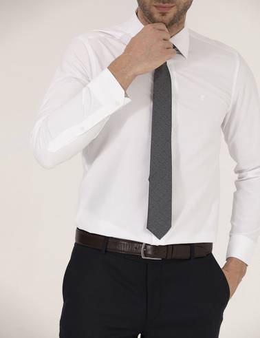 Beyaz Slim Fit Uzun Kollu Klasik Gömlek