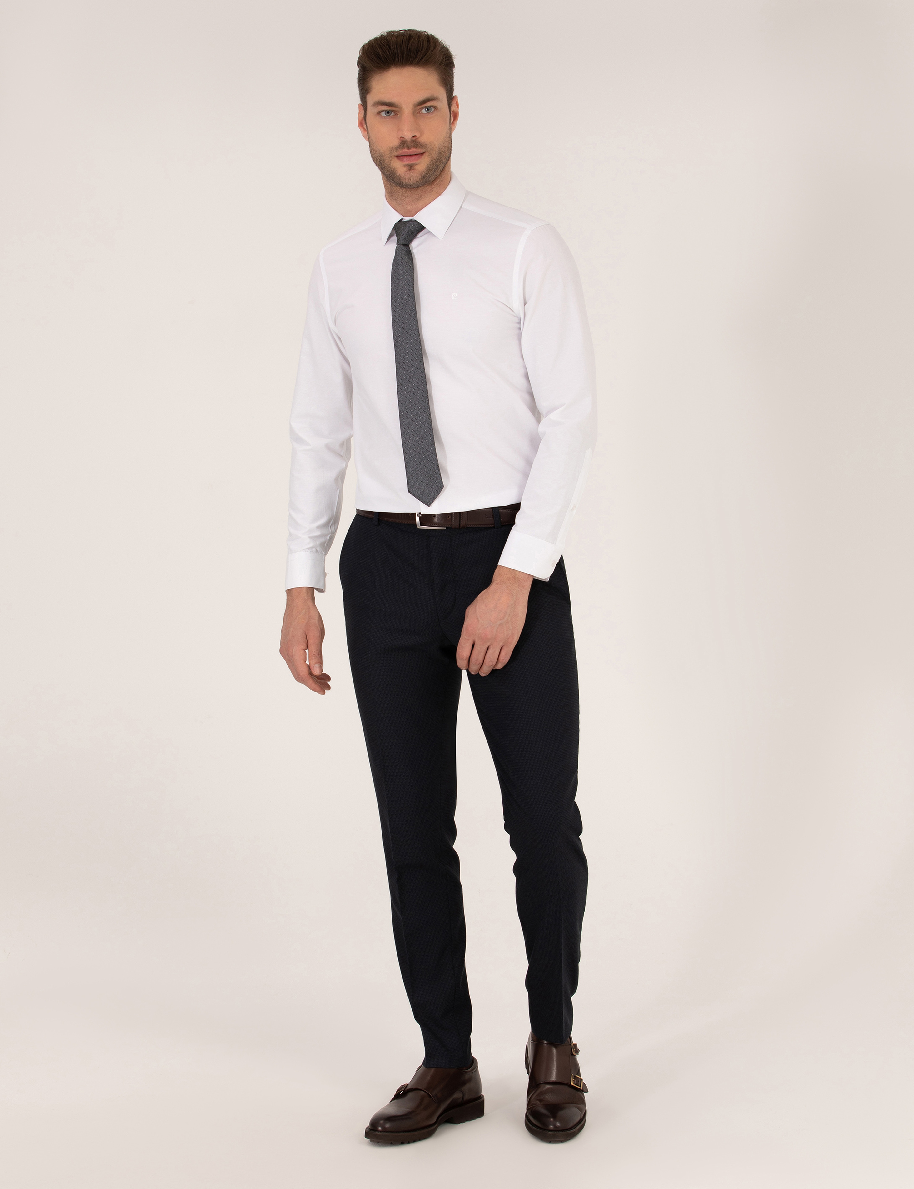 Beyaz Slim Fit Uzun Kollu Klasik Gömlek
