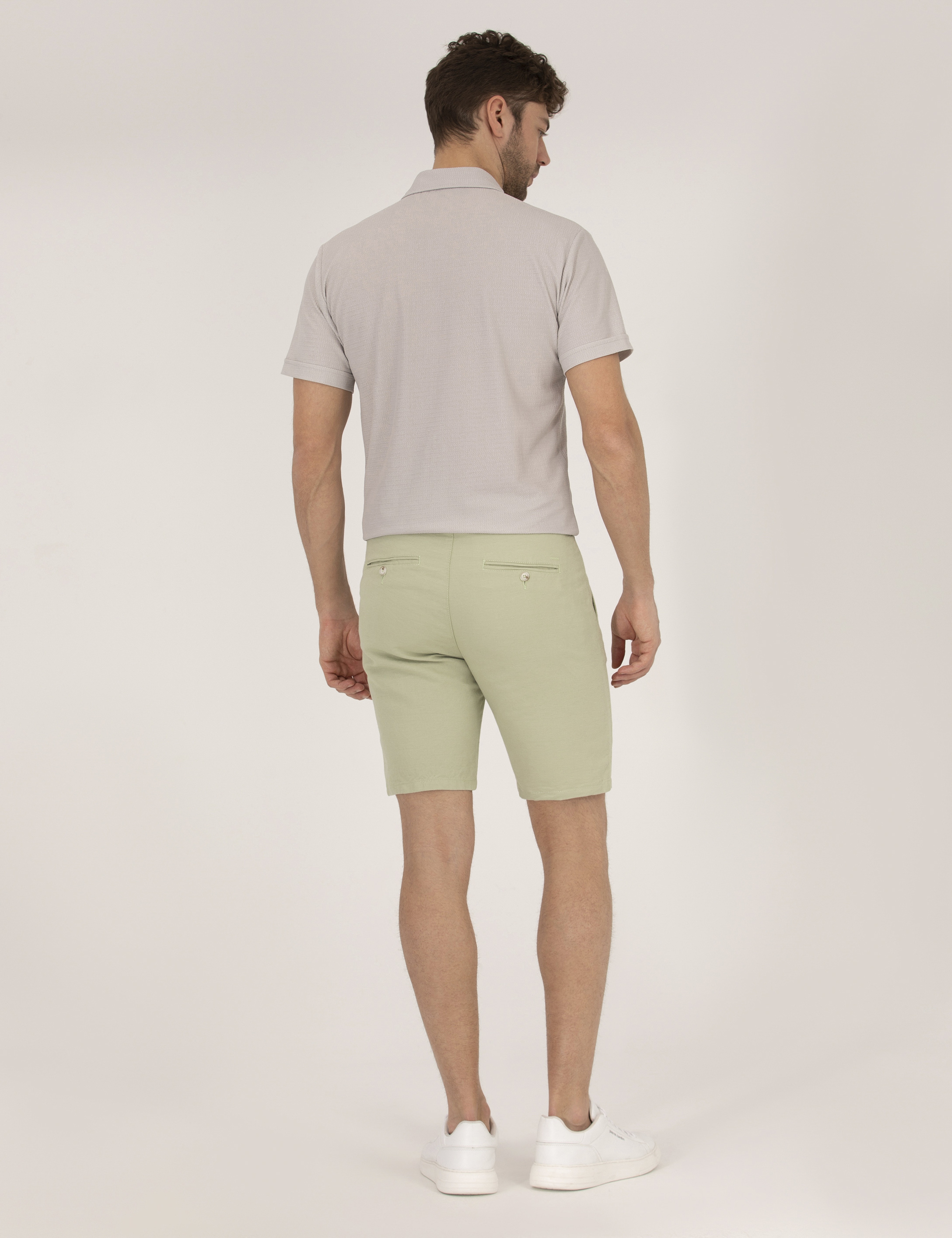 Açık Yeşil Slim Fit Keten Karışımlı Beli Lastikli Bermuda Şort - Image 4