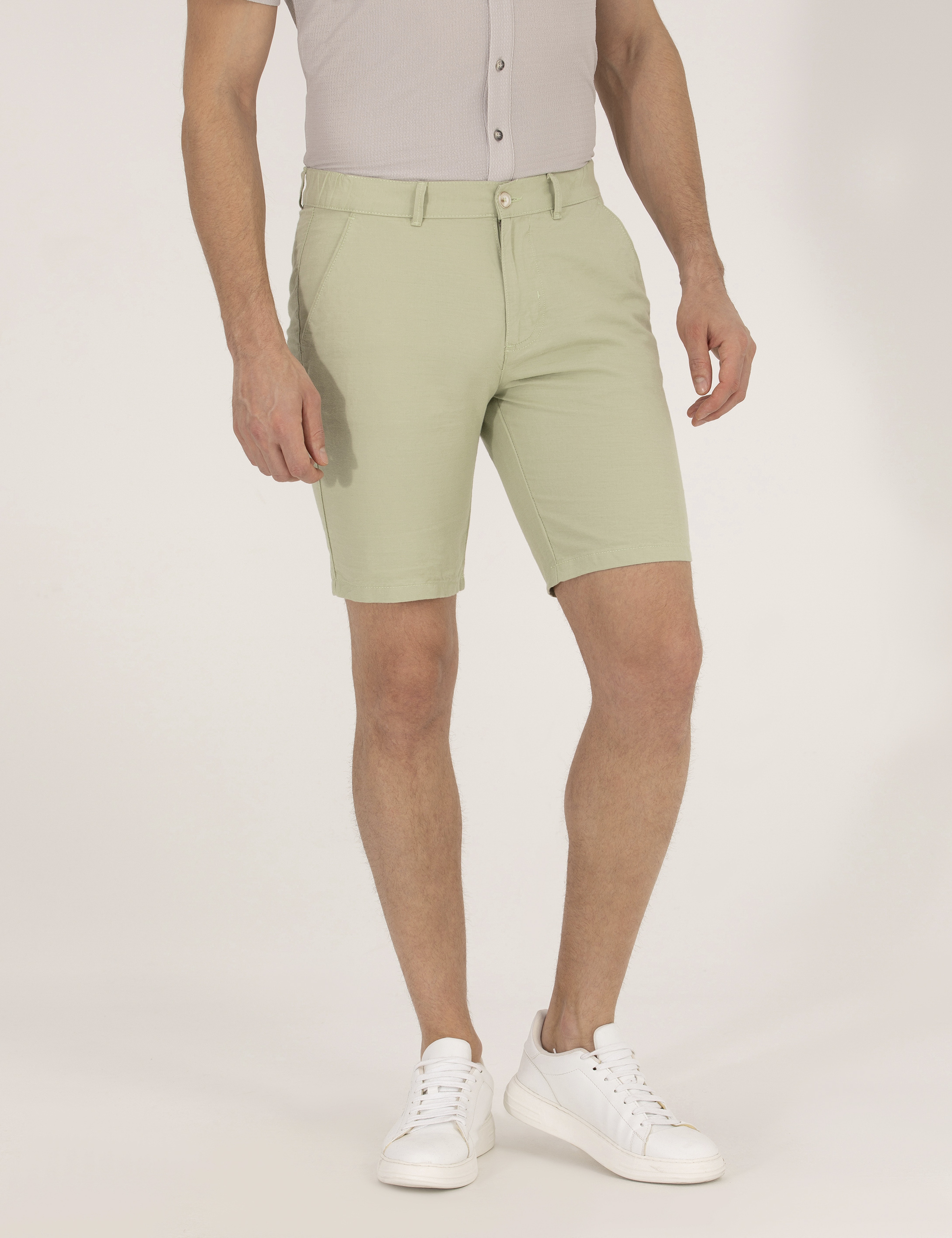 Açık Yeşil Slim Fit Keten Karışımlı Beli Lastikli Bermuda Şort - Image 2