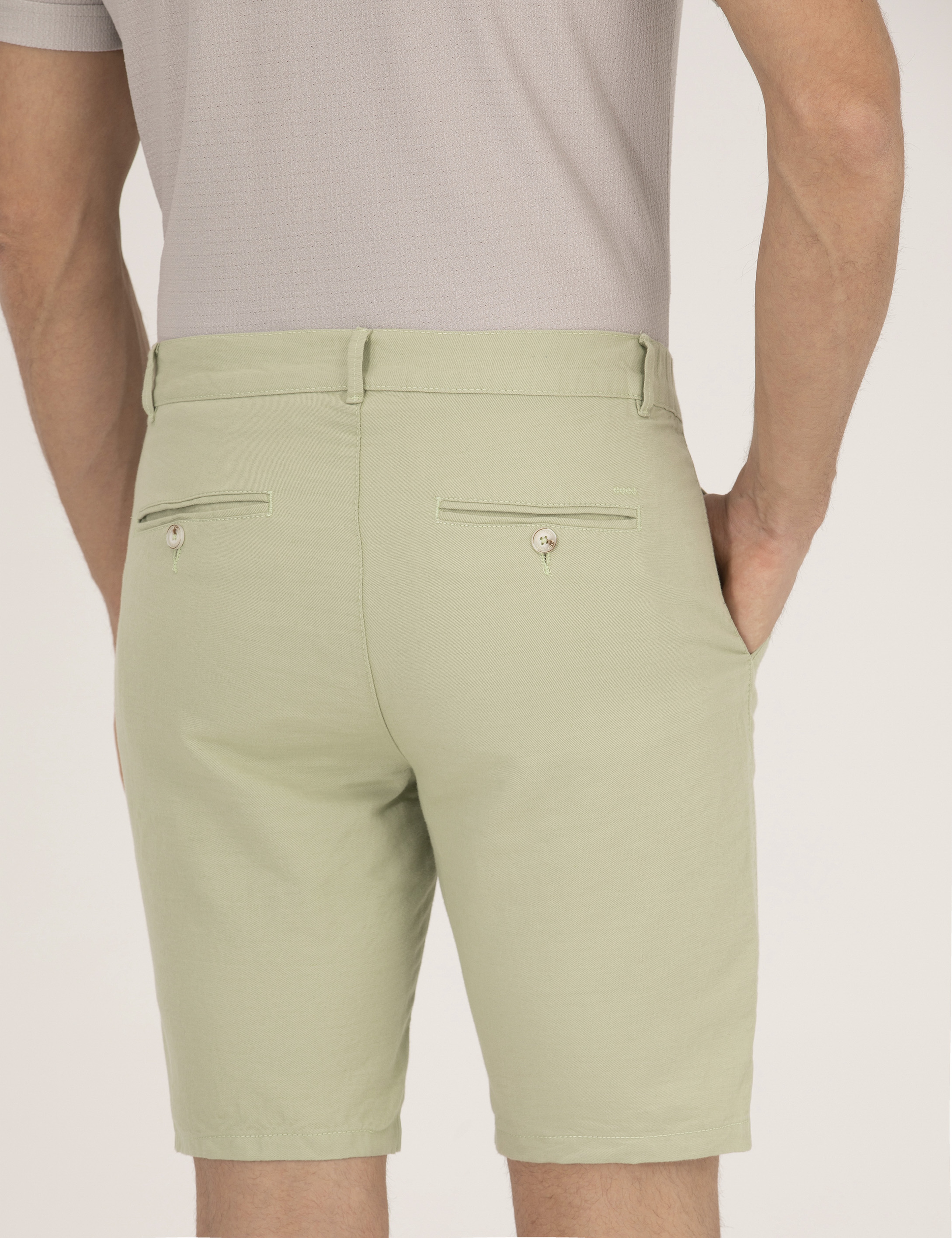 Açık Yeşil Slim Fit Keten Karışımlı Beli Lastikli Bermuda Şort - Image 7
