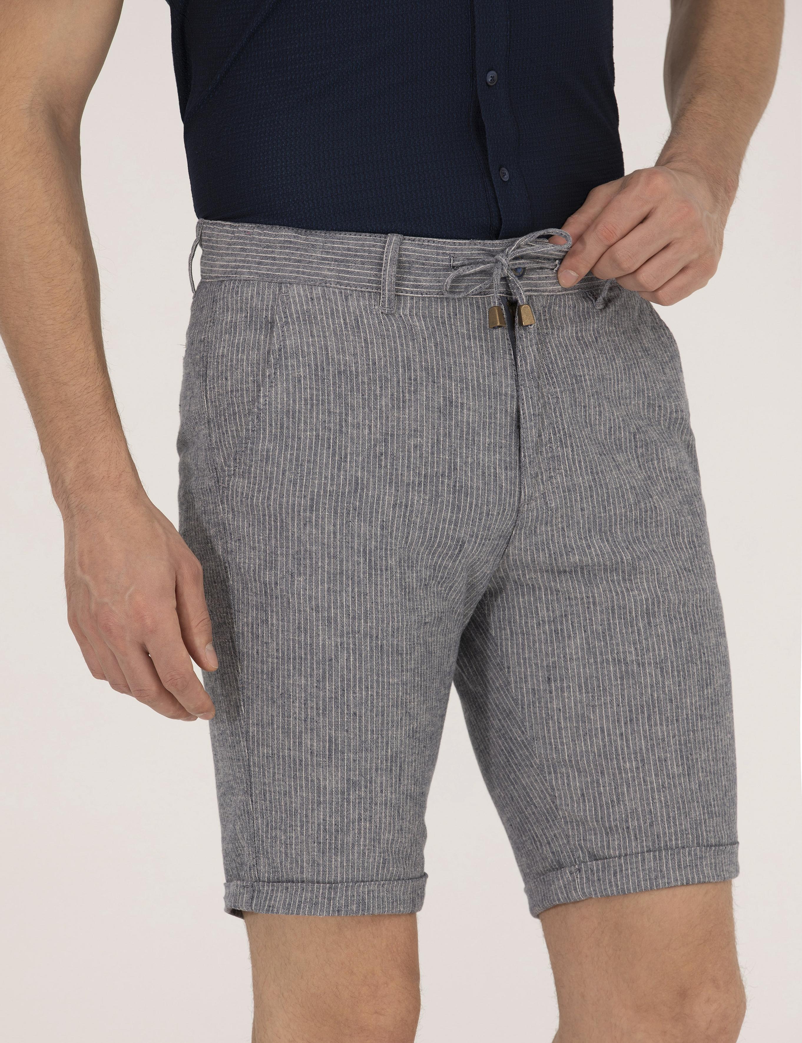 Açık Lacivert Slim Fit Keten Karışımlı Çizgili Bağcıklı Bermuda Şort