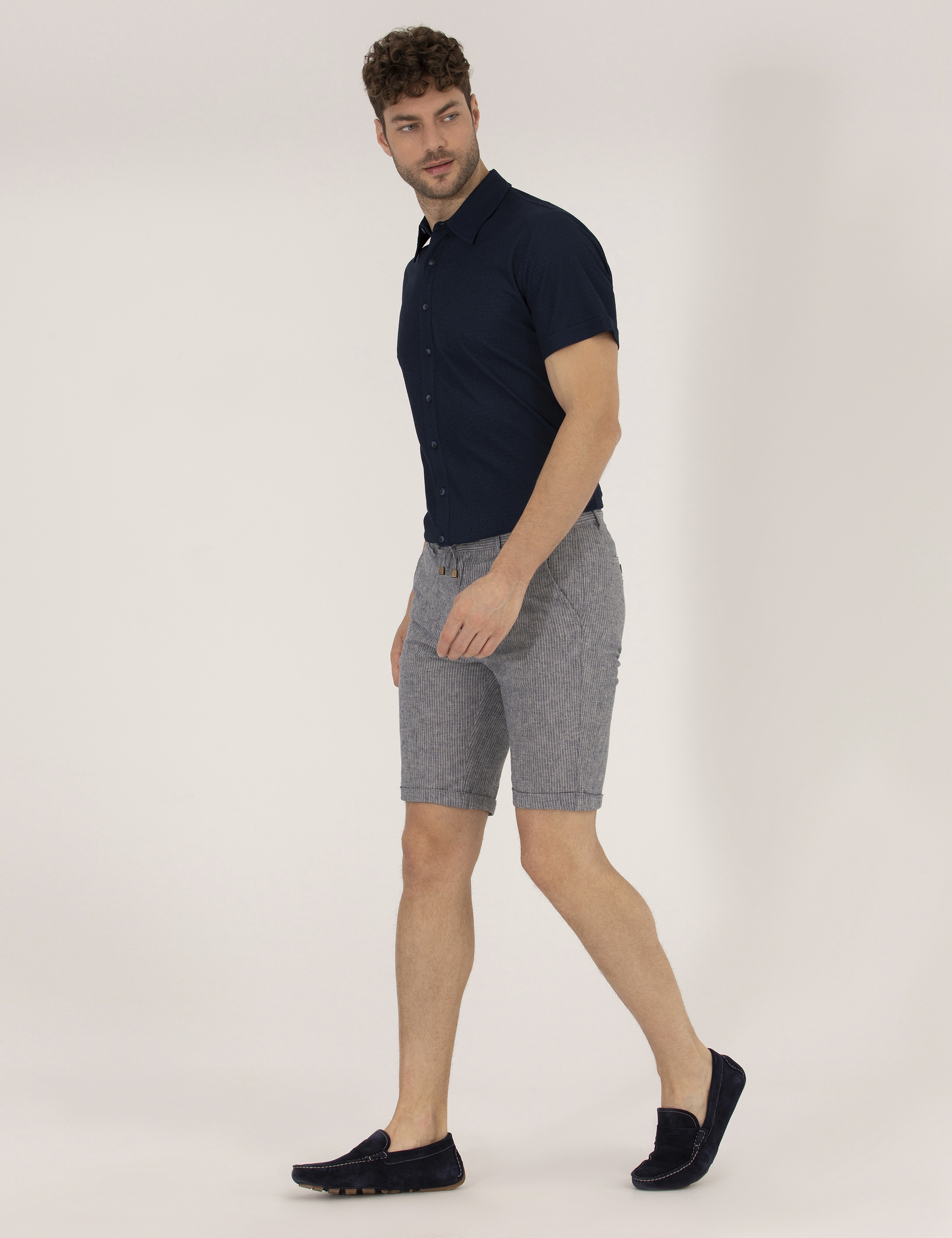 Açık Lacivert Slim Fit Keten Karışımlı Çizgili Bağcıklı Bermuda Şort