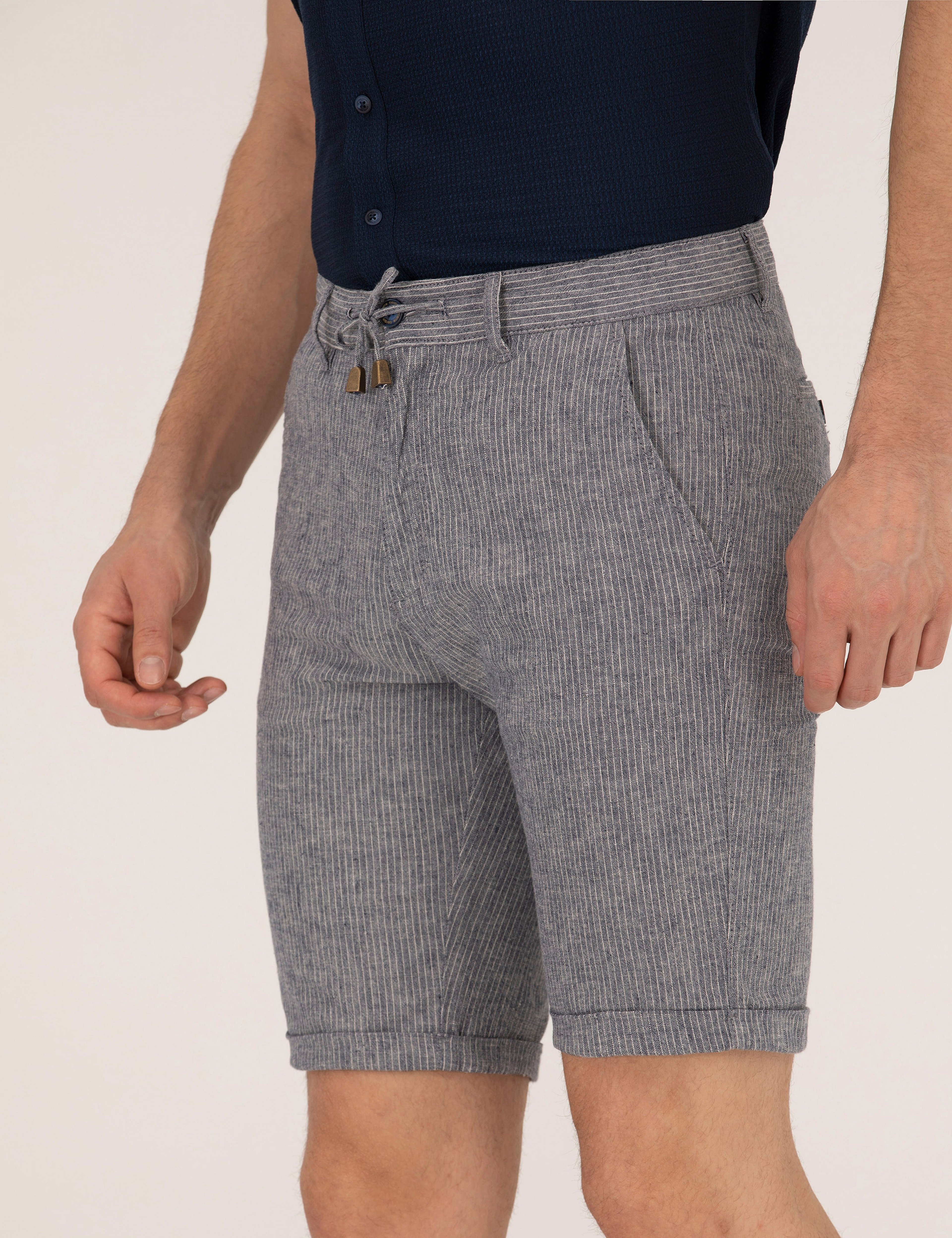 Açık Lacivert Slim Fit Keten Karışımlı Çizgili Bağcıklı Bermuda Şort
