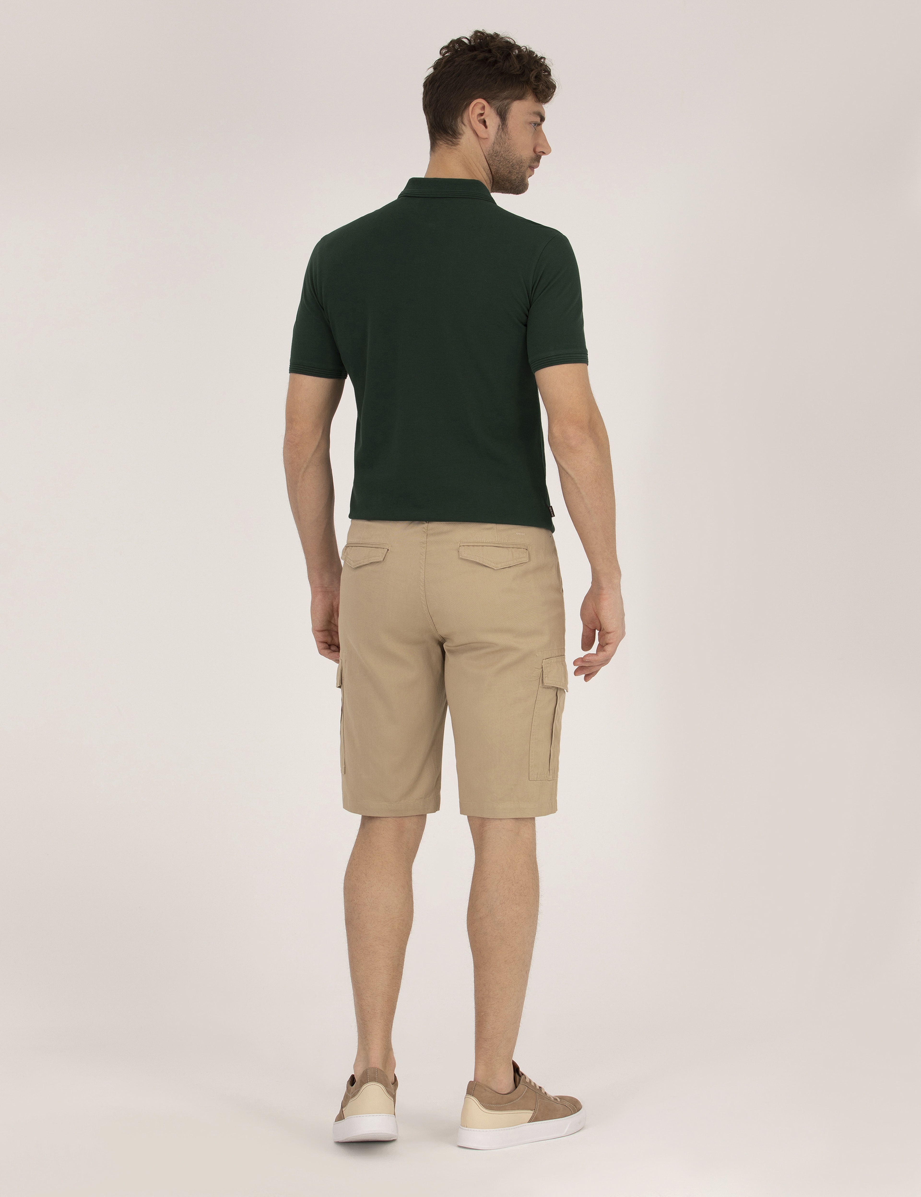Bej Comfort Fit Kargo Cepli Bermuda Şort - Image 4