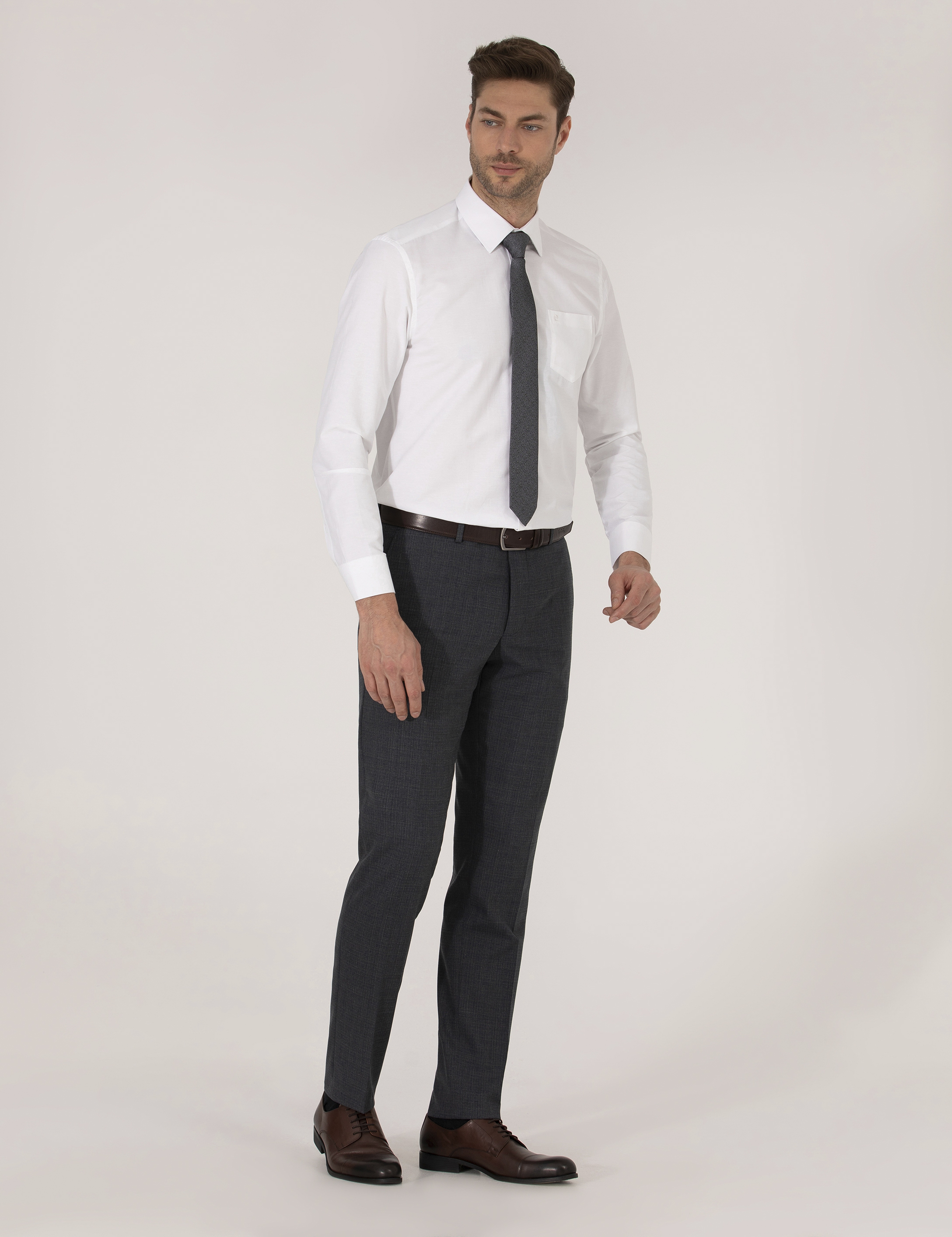 Beyaz Regular Fit Uzun Kollu Klasik Gömlek - Image 2