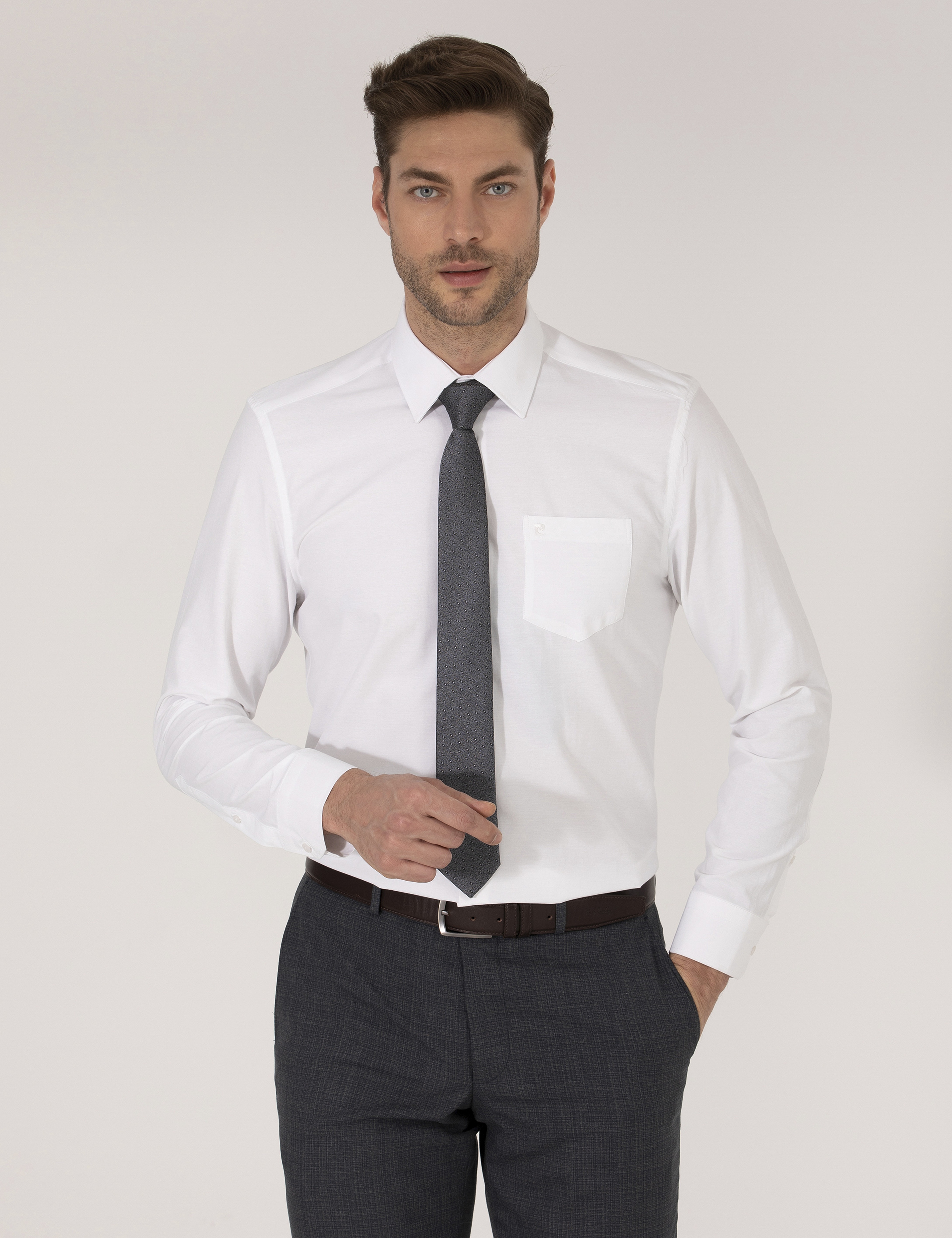 Beyaz Regular Fit Uzun Kollu Klasik Gömlek - Image 1