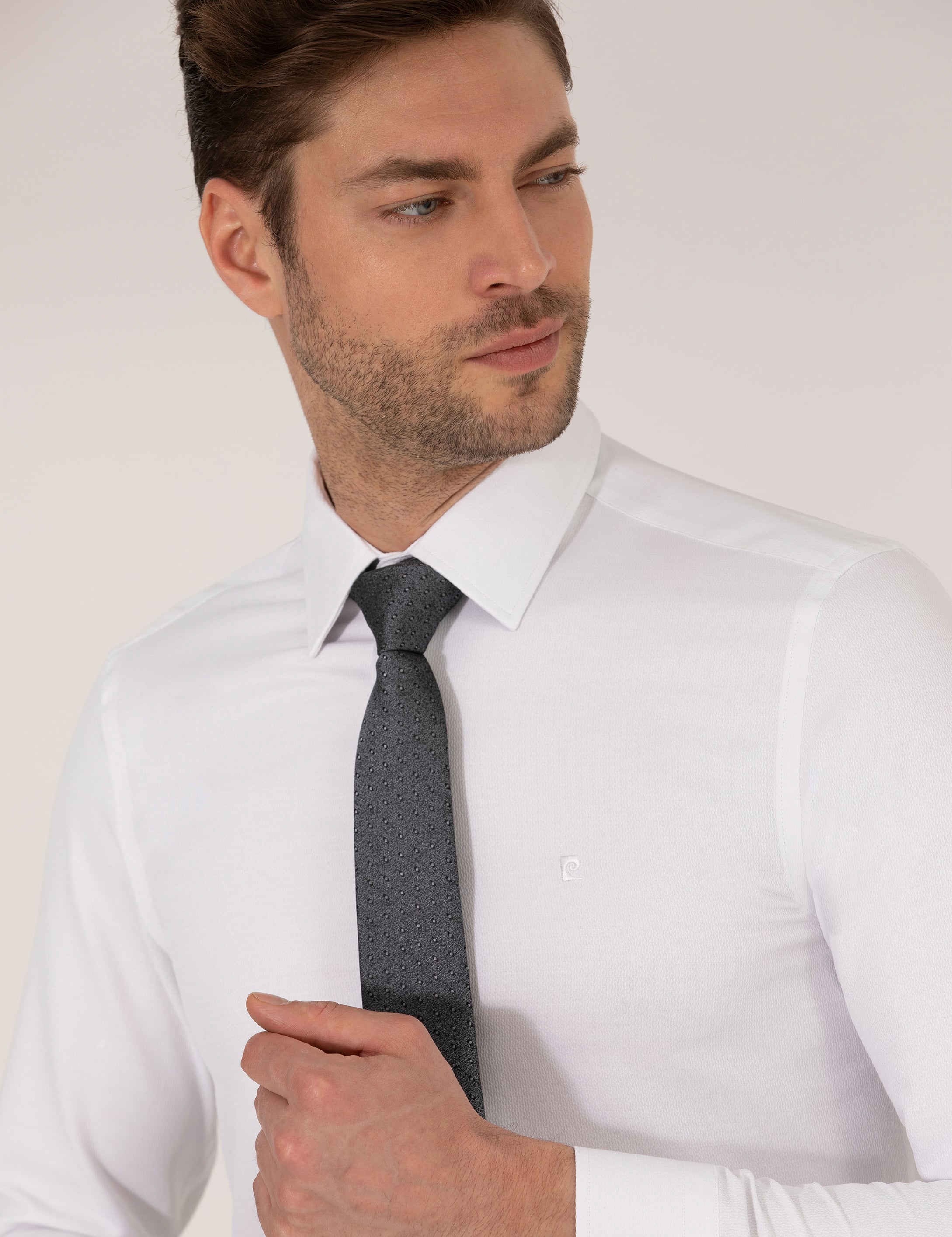 Beyaz Slim Fit Uzun Kollu Gömlek