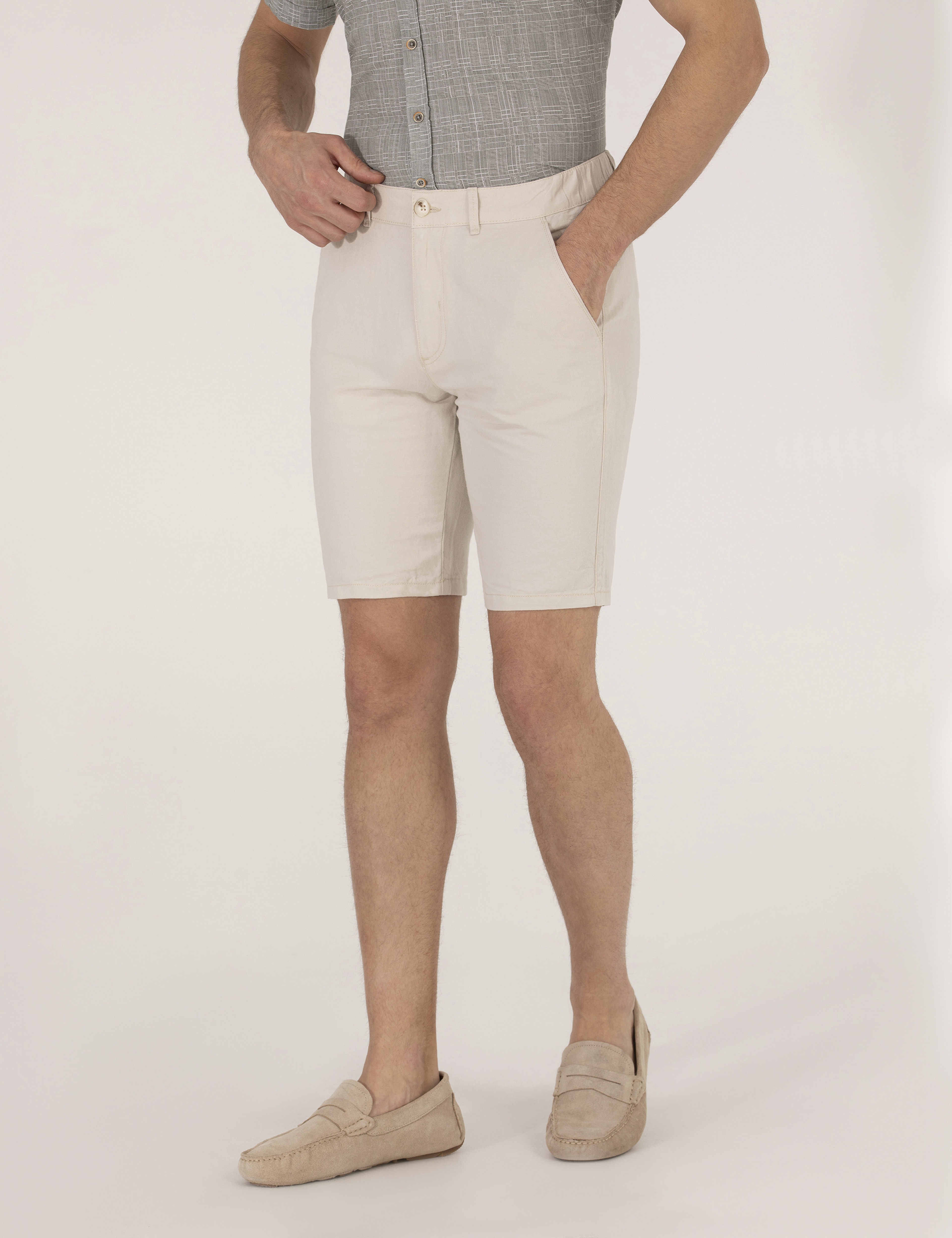 Taş Slim Fit Keten Karışımlı Beli Lastikli Bermuda Şort - Image 2