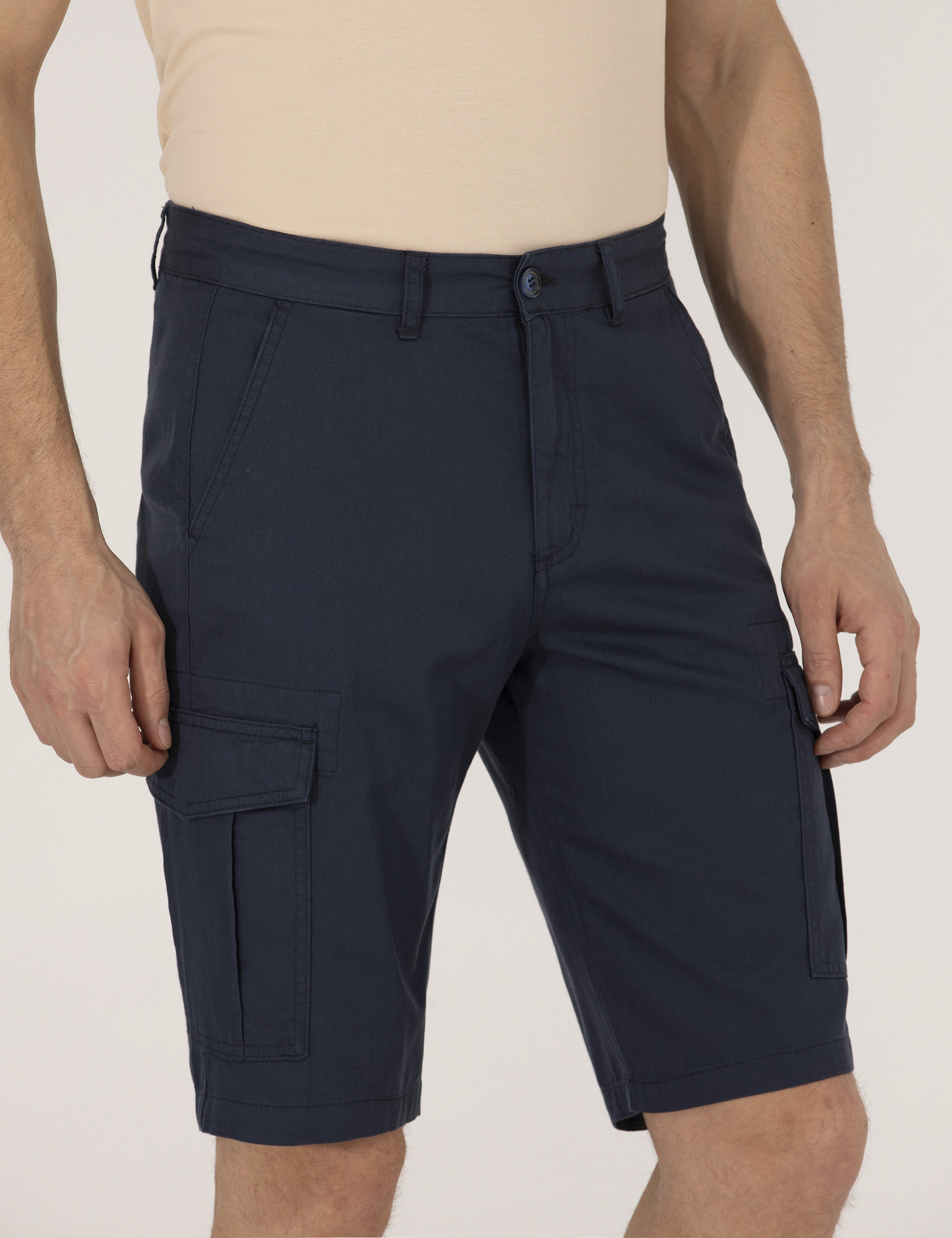 Lacivert Comfort Fit Kargo Cepli Bermuda Şort - Image 6