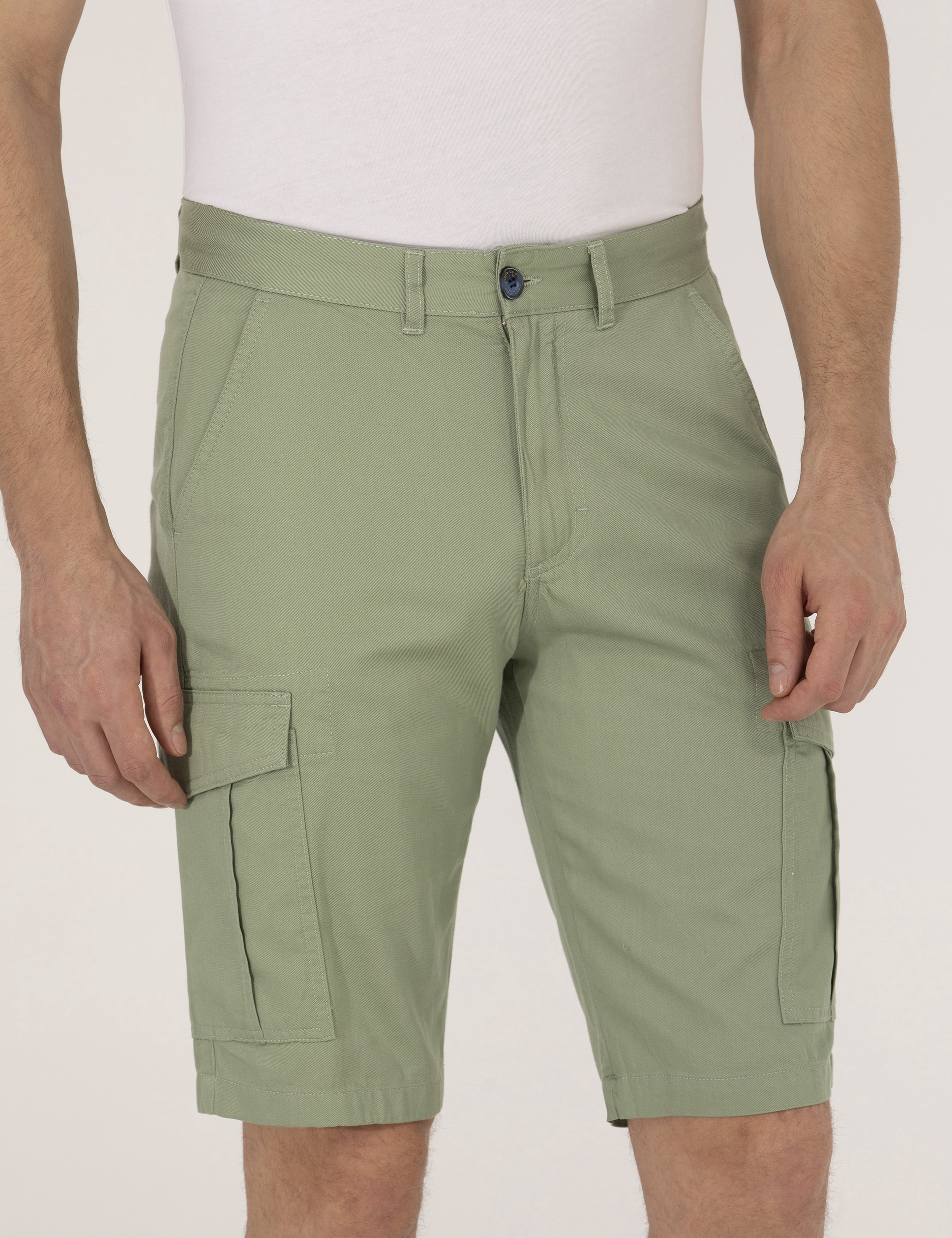 Haki Comfort Fit Kargo Cepli Bermuda Şort - Image 5