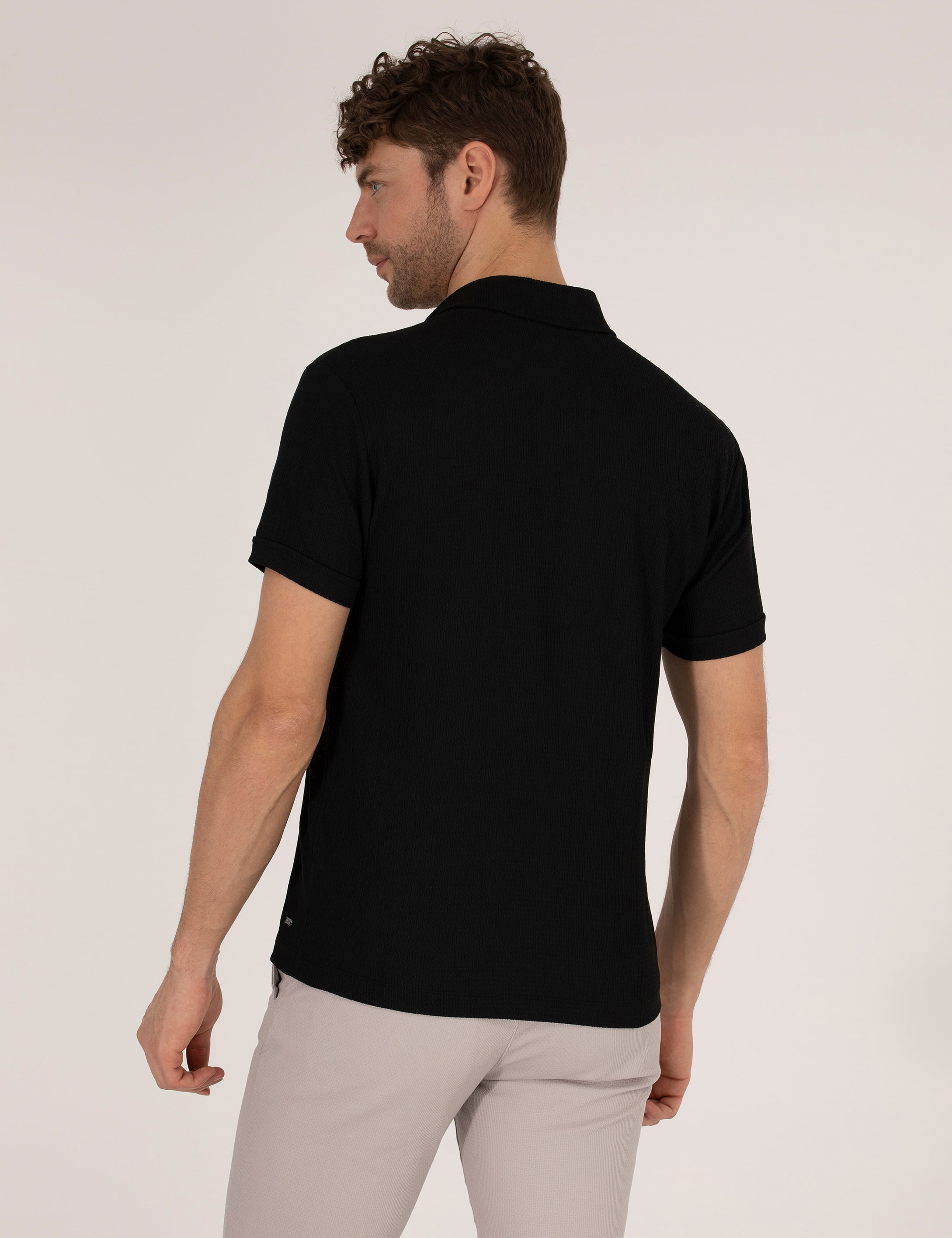 Siyah Slim Fit Dokulu Polo Yaka Tişört