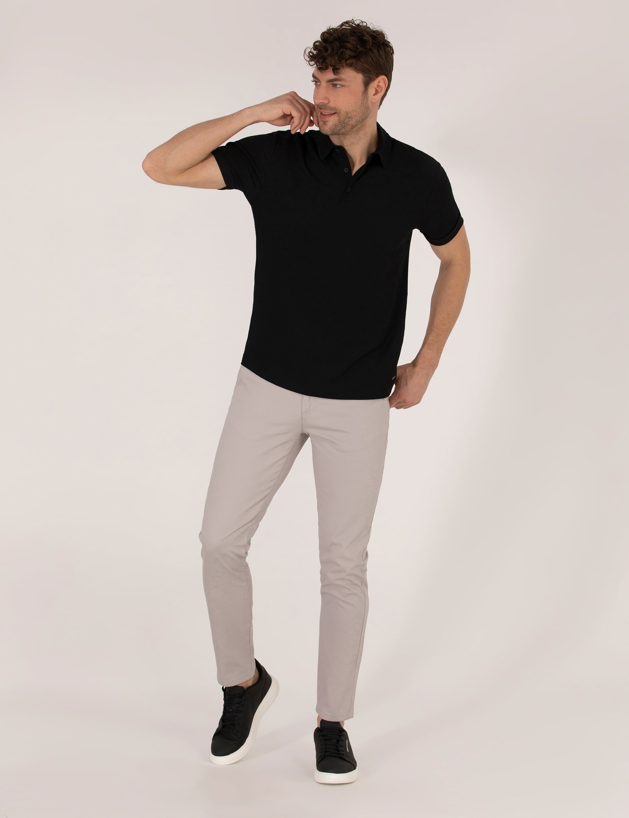 Siyah Slim Fit Dokulu Polo Yaka Tişört - Image 4