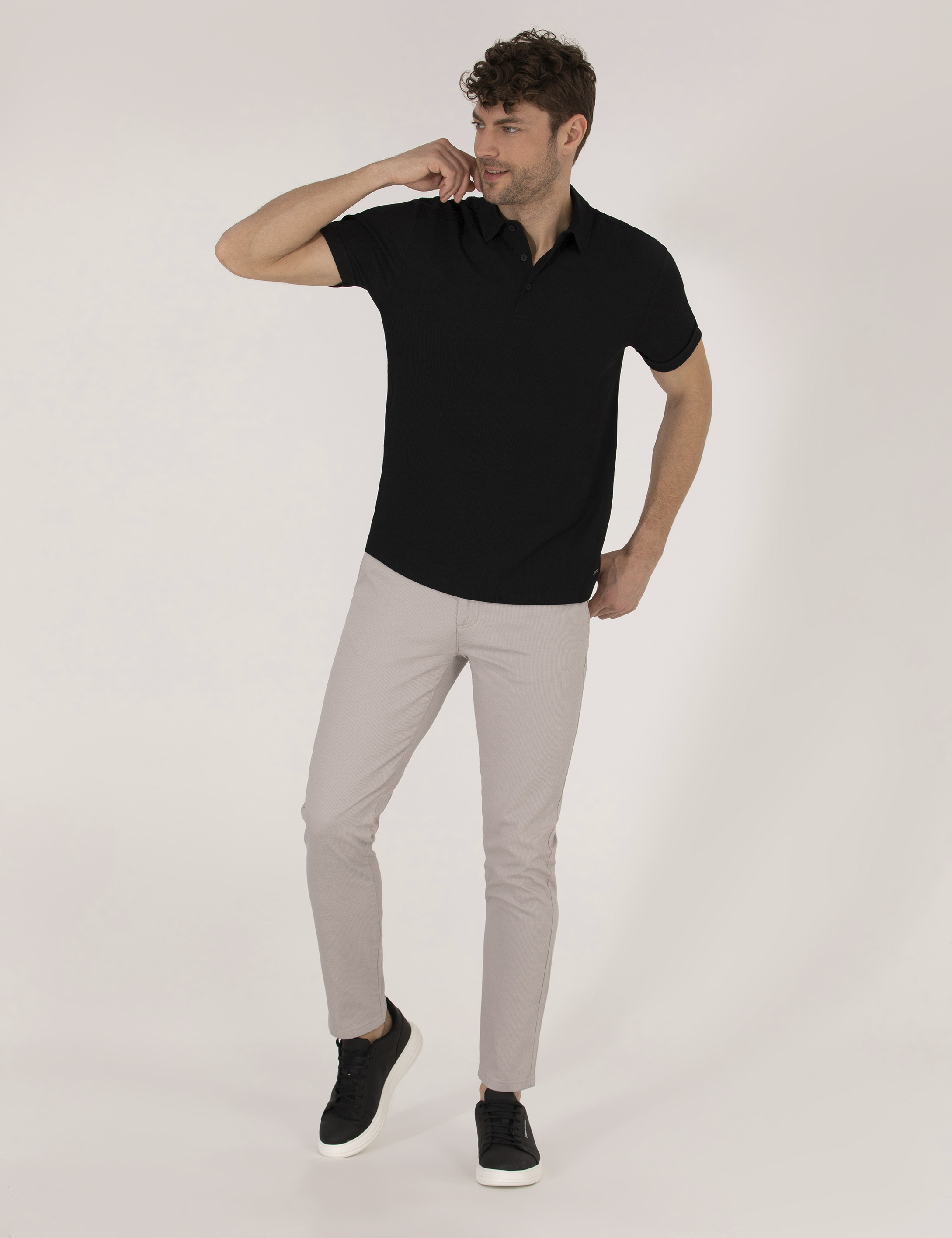 Siyah Slim Fit Dokulu Polo Yaka Tişört