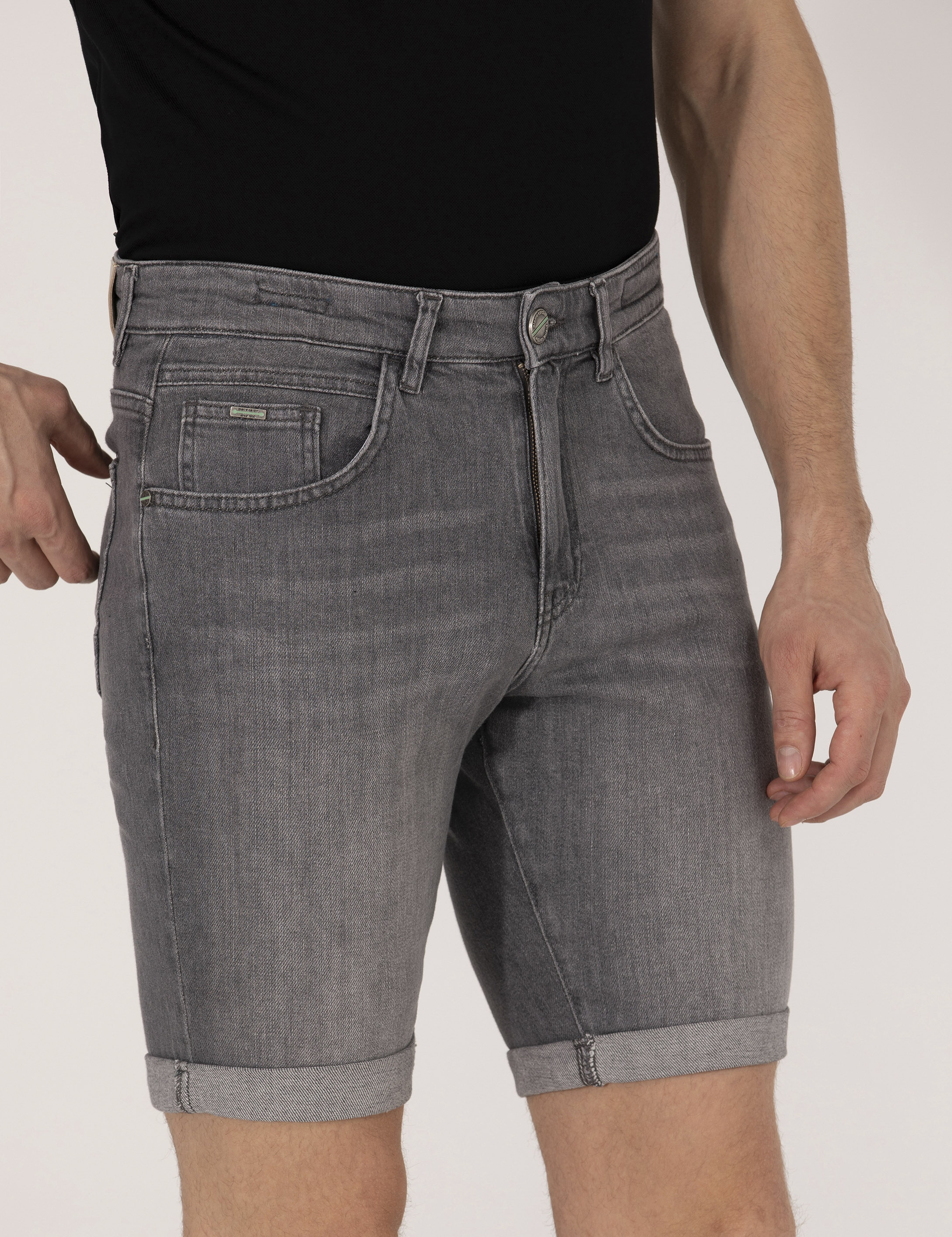 Gri Slim Fit Jean Şort - Image 5