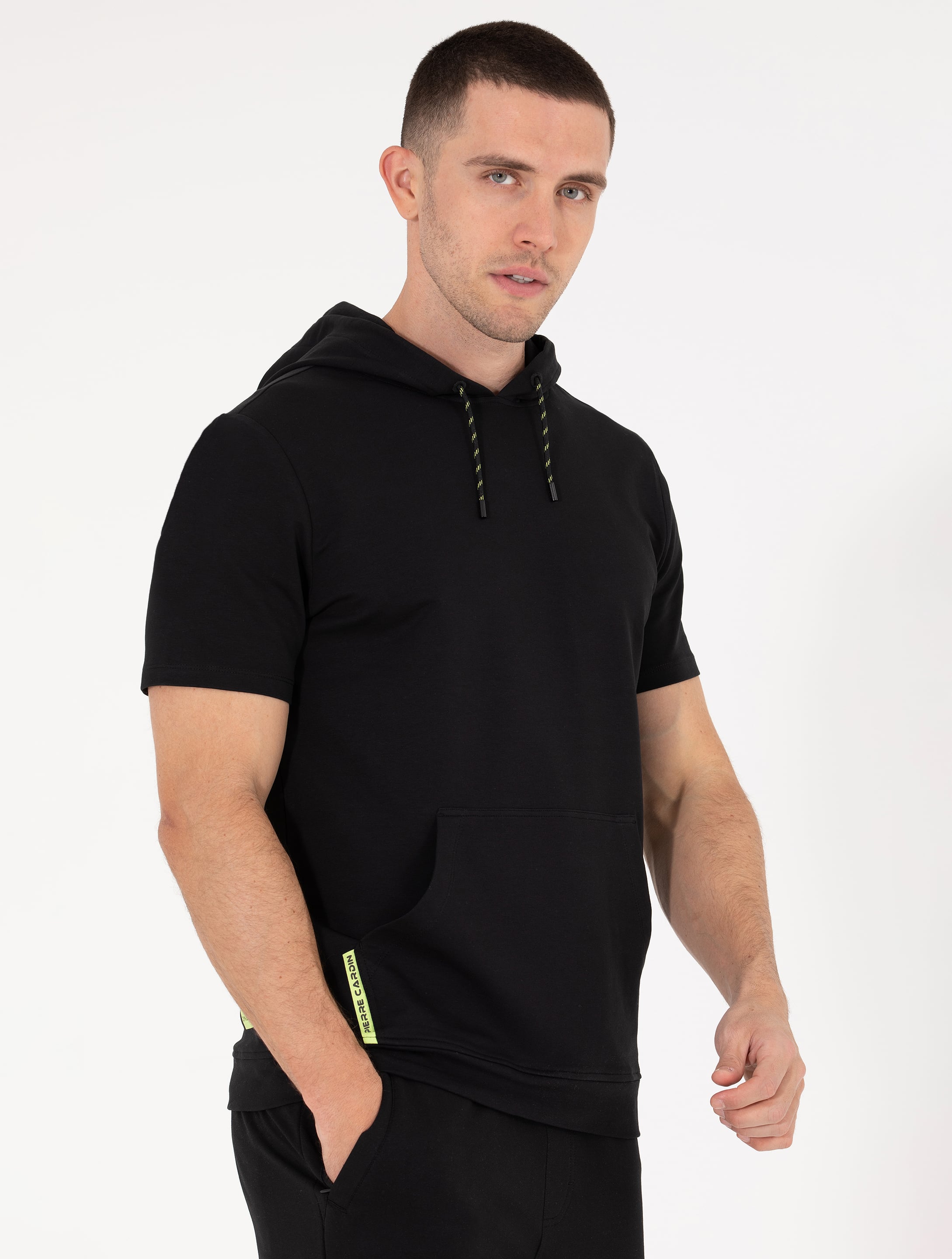 Siyah Regular Fit Kapüşonlu Tişört
