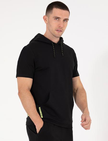 Siyah Regular Fit Kapüşonlu Tişört - 50262648057