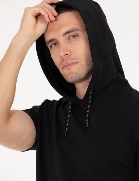 Siyah Regular Fit Kapüşonlu Tişört - 50262648057